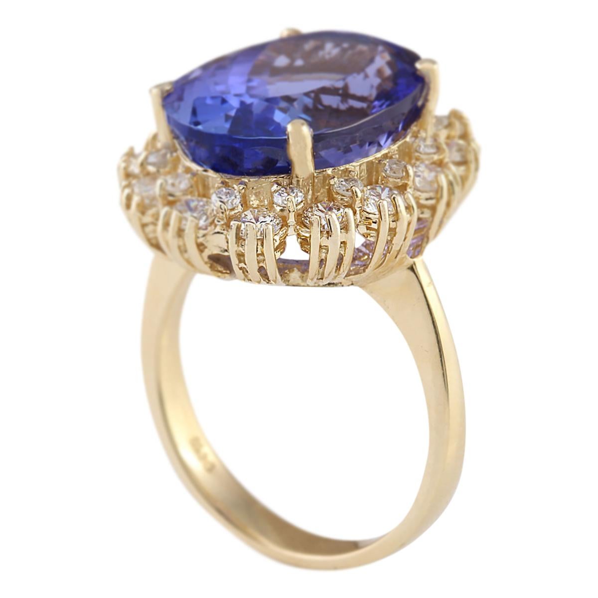 Modern Exquisite Natural Tanzanite and Diamond Ring in 14K Yellow Gold For Sale