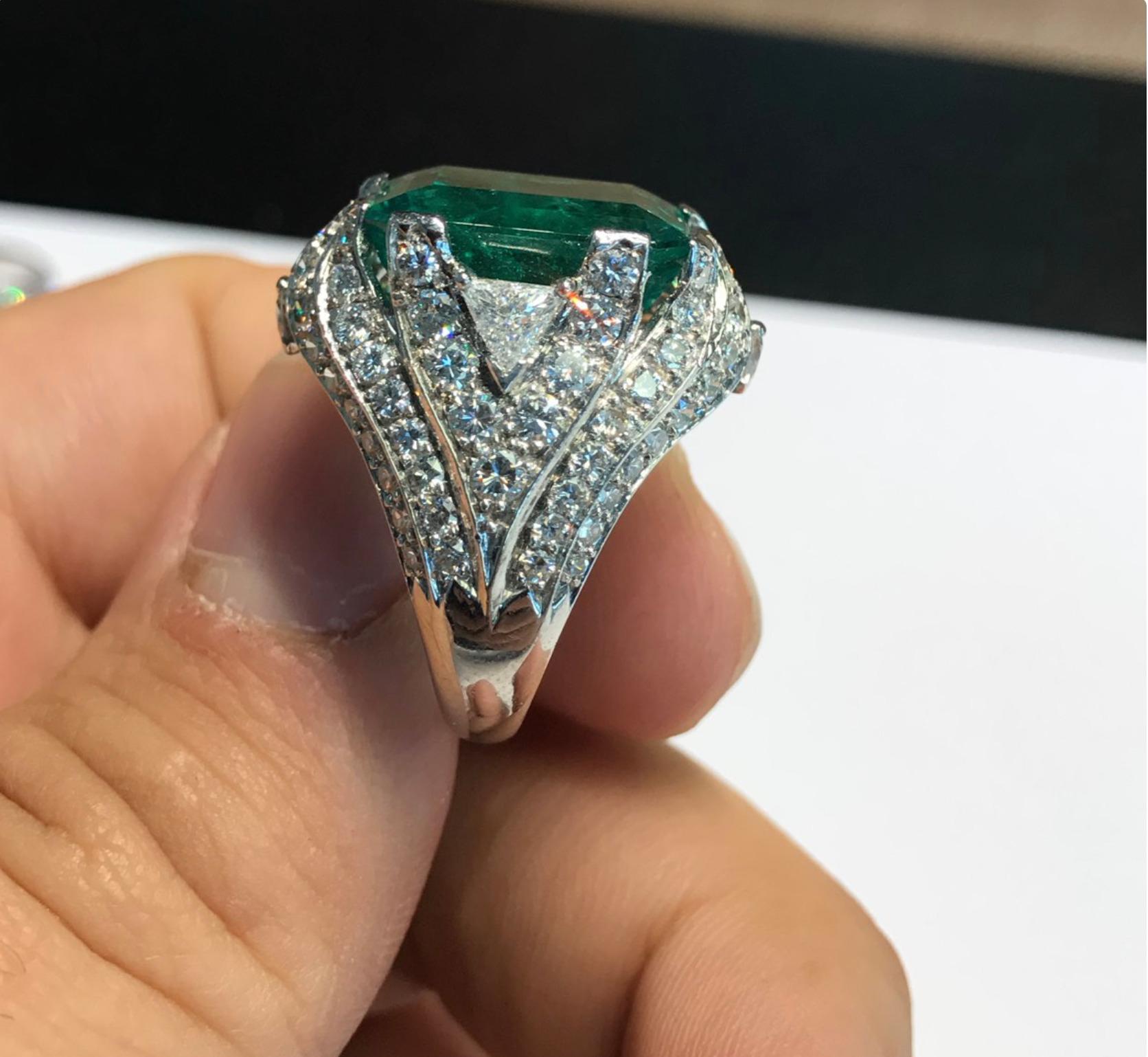 Kolumbianischer Art-Déco-Ring mit Smaragd und Diamant, AGL-zertifiziert (Smaragdschliff) im Angebot
