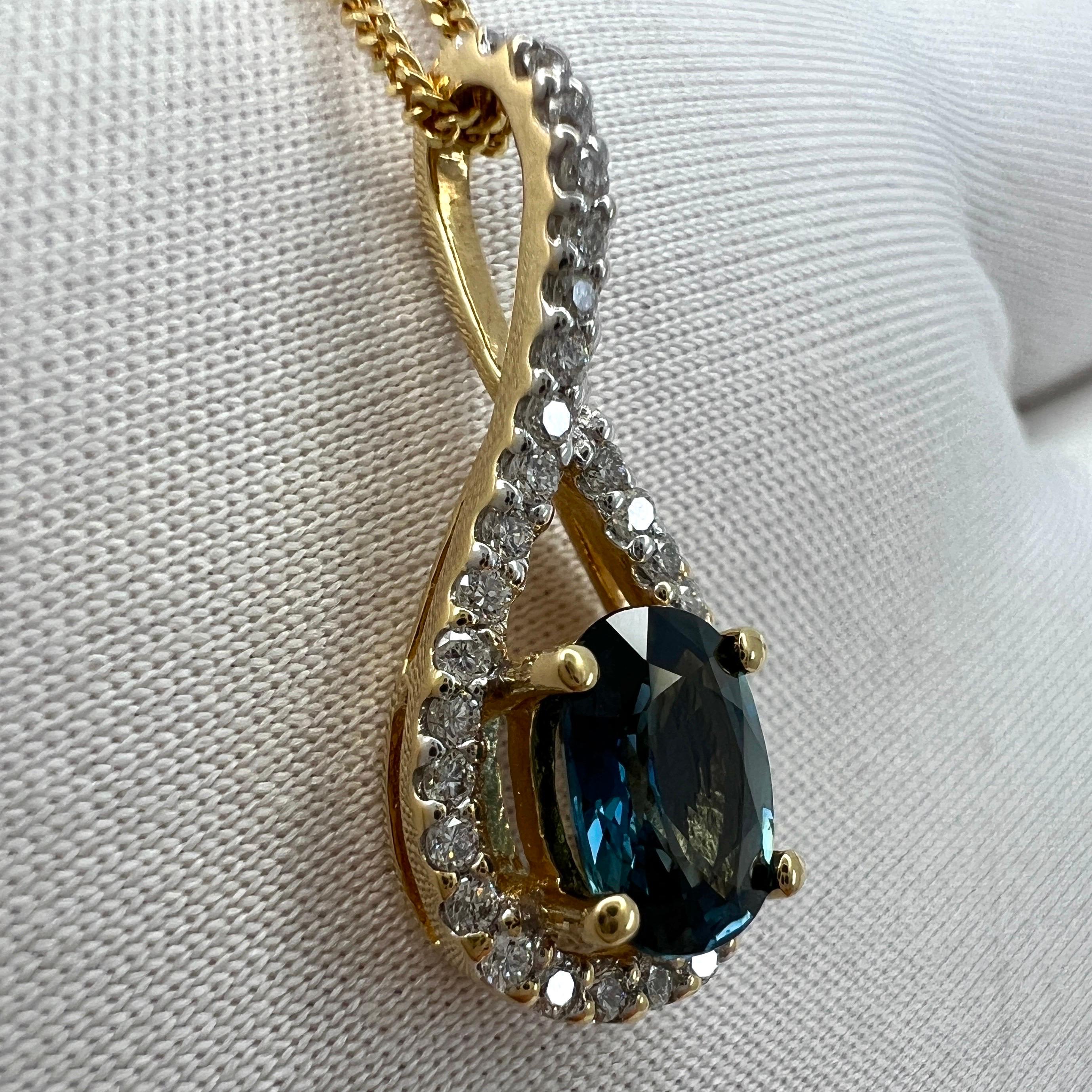 1.23 Carat Deep Blue Sapphire & Diamond Crossover 18k Gold Oval Pendant Necklace In New Condition For Sale In Birmingham, GB