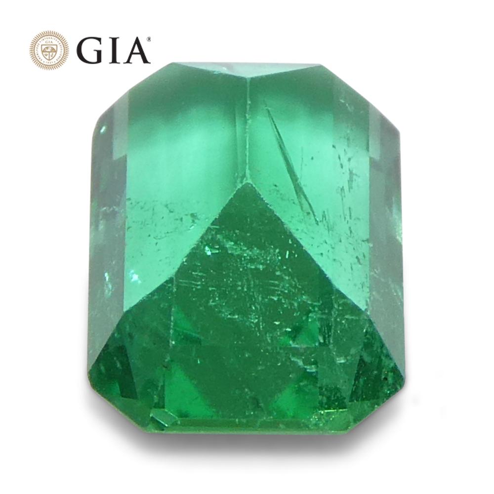 1.23ct Octagonal/Emerald Cut Green Emerald GIA Certified Zambia (F1) en vente 6