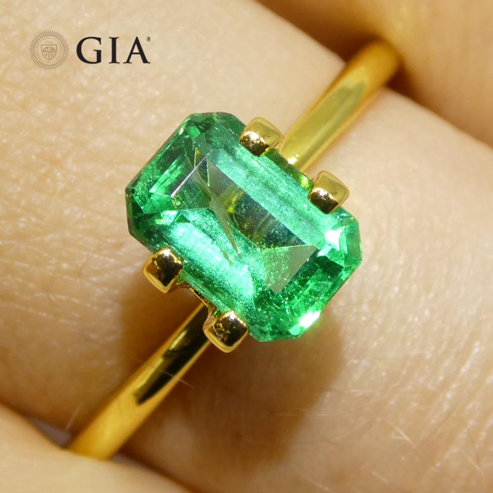 Taille octogone 1.23ct Octagonal/Emerald Cut Green Emerald GIA Certified Zambia (F1) en vente