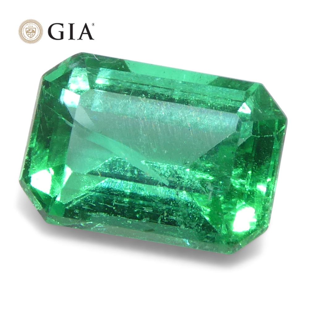 1.23ct Octagonal/Emerald Cut Green Emerald GIA Certified Zambia (F1) en vente 4