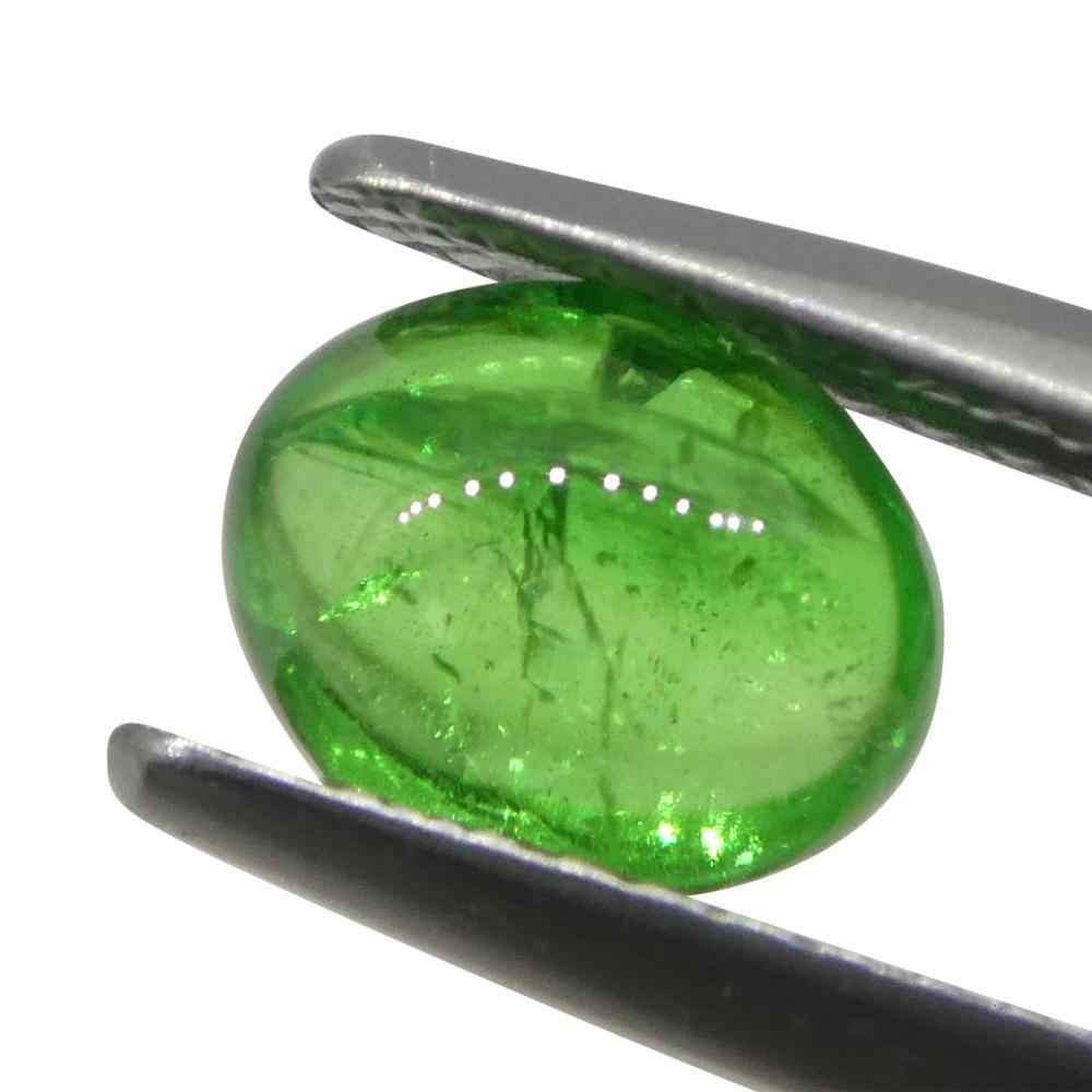Granato ovale cabochon di tsavorite verde del Kenya, 1.23ct, non riscaldato In condizioni Nuovo in vendita a Toronto, Ontario