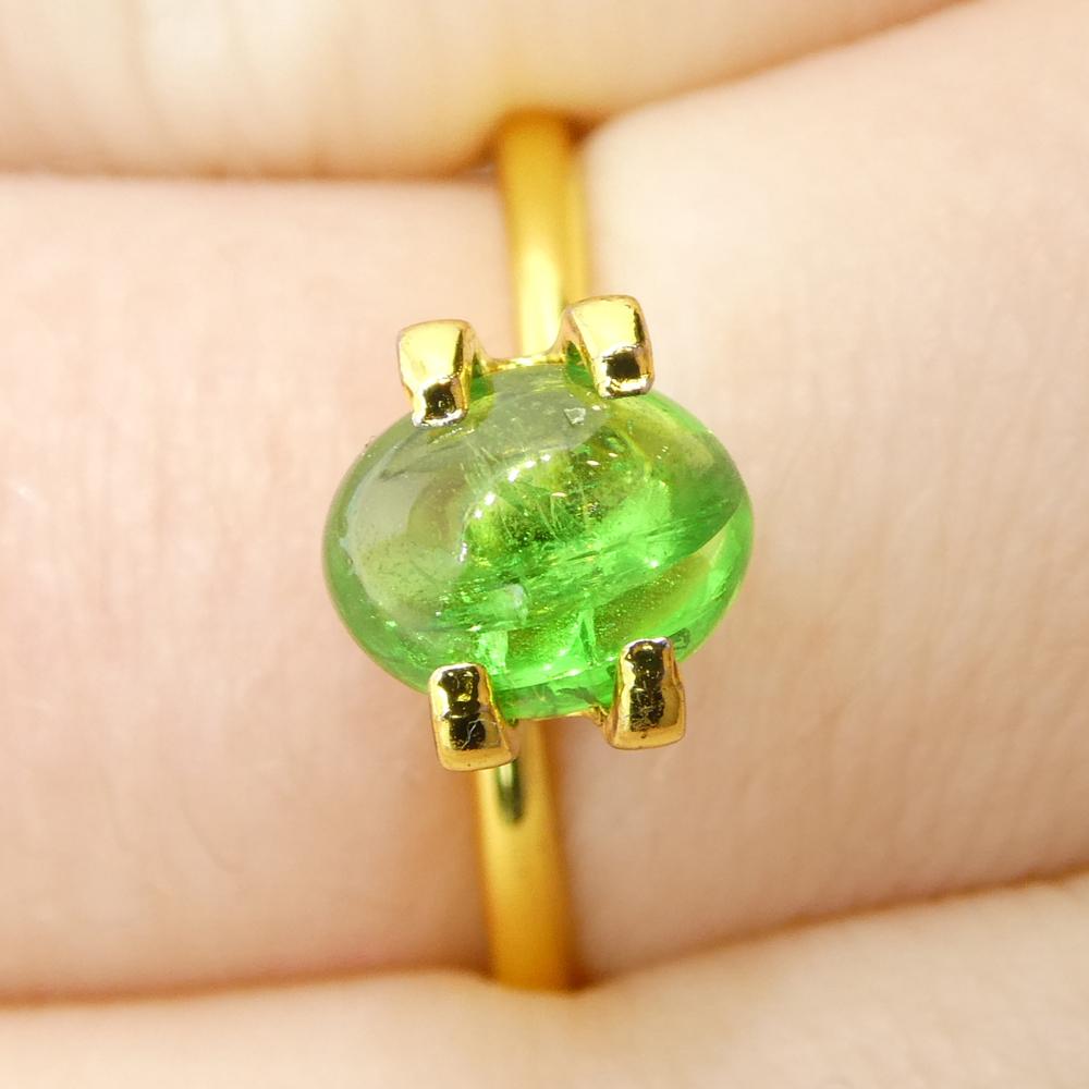 Granato ovale cabochon di tsavorite verde del Kenya, 1.23ct, non riscaldato in vendita 2