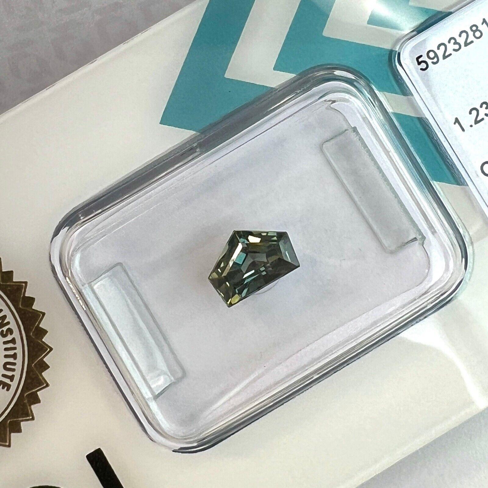 1.23Ct Untreated Colour Change Sapphire Pentagon Cut Green Blue IGI Certified For Sale 7