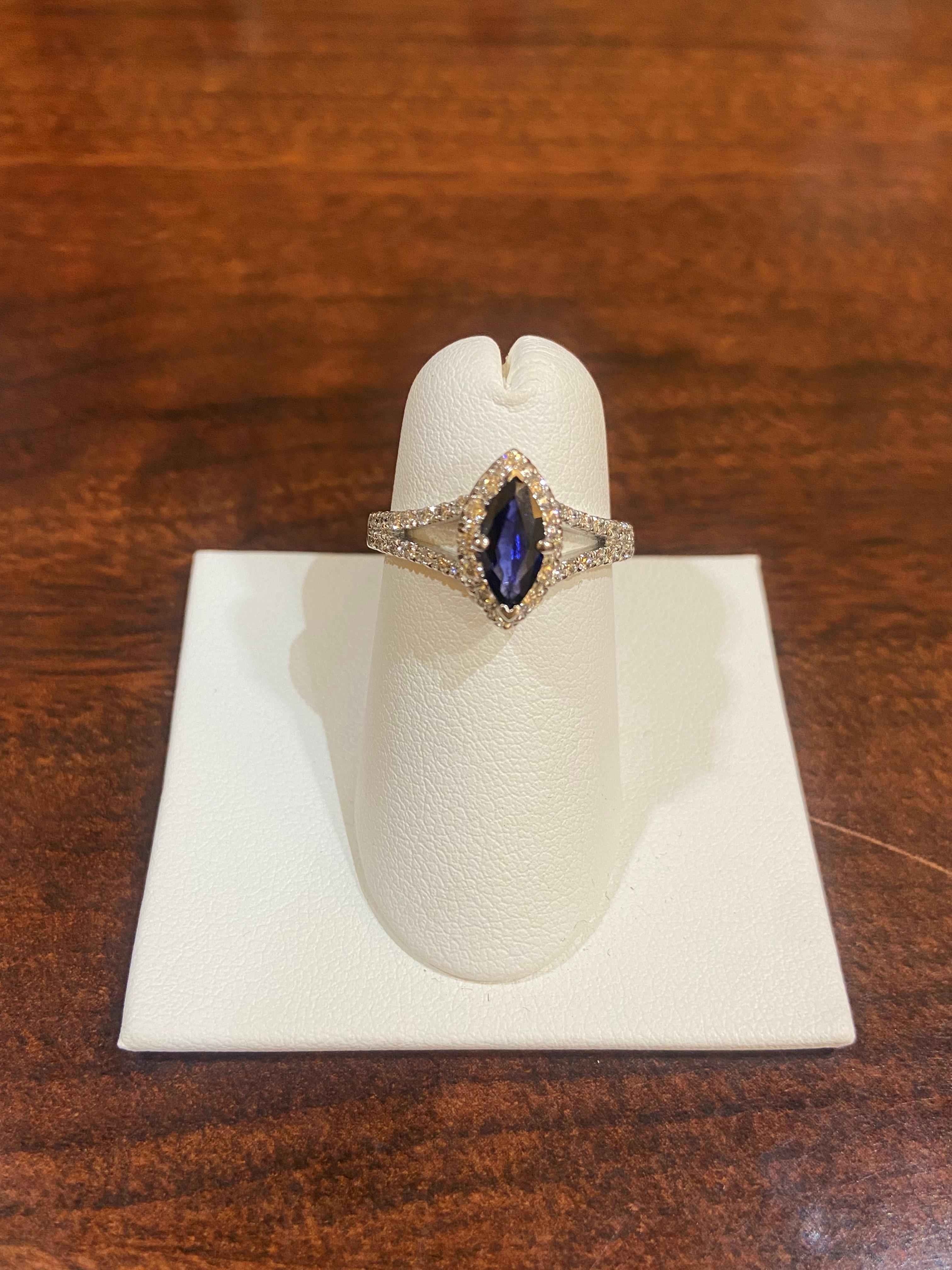 Modern 1.23ctw Marquise Sapphire & Round Diamond Ring in 14KT Gold For Sale
