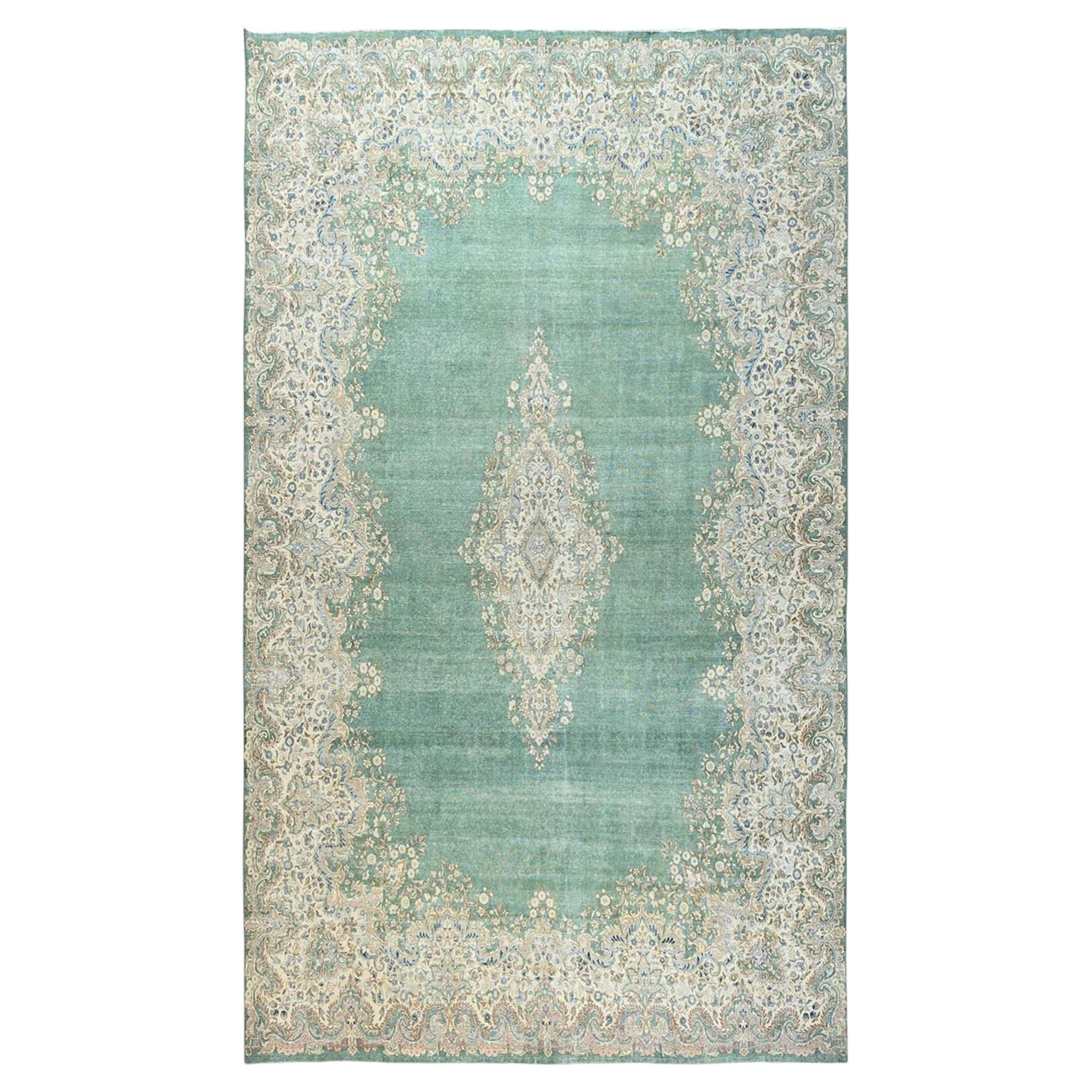 12'3" x 21' – grüner Vintage-Orientalteppich im zoroastrischen Stil, im Used-Look, handgeknüpft aus Wolle