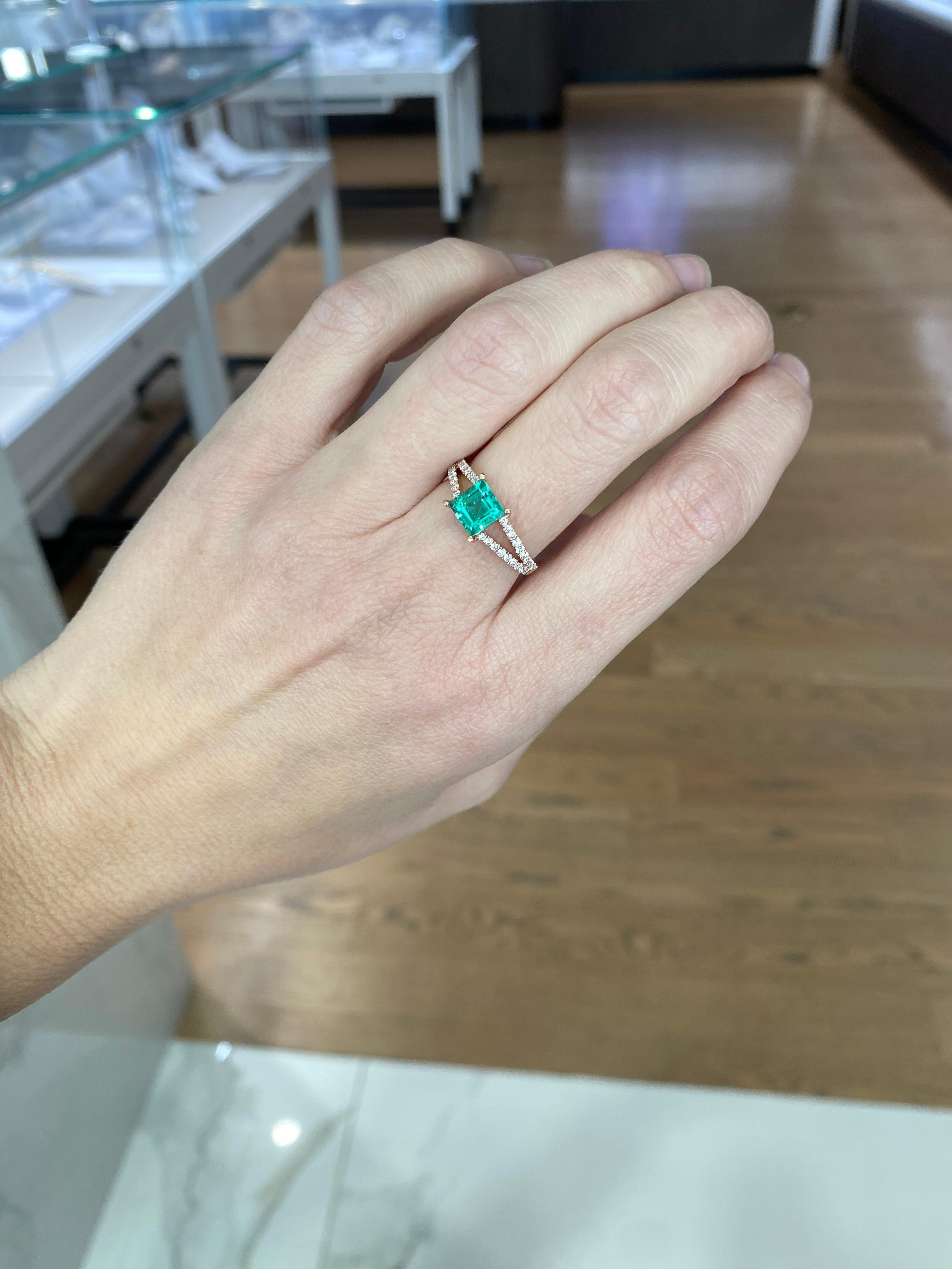 Anillo de Esmeralda Colombiana y Diamante Carré (Baguette Cuadrada) de 1,24 quilates en Nuevo estado para la venta en Houston, TX