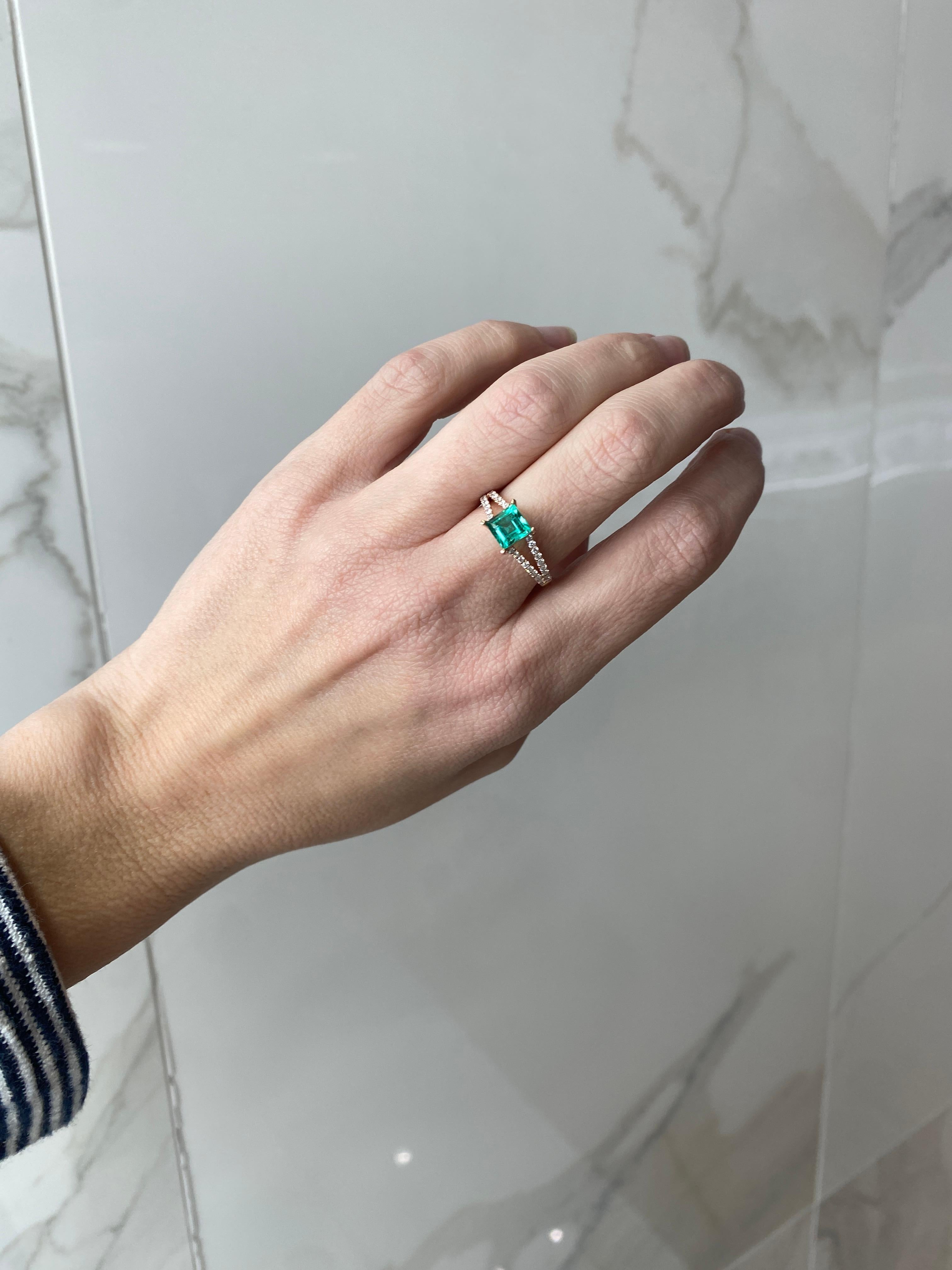 Anillo de Esmeralda Colombiana y Diamante Carré (Baguette Cuadrada) de 1,24 quilates en venta 3