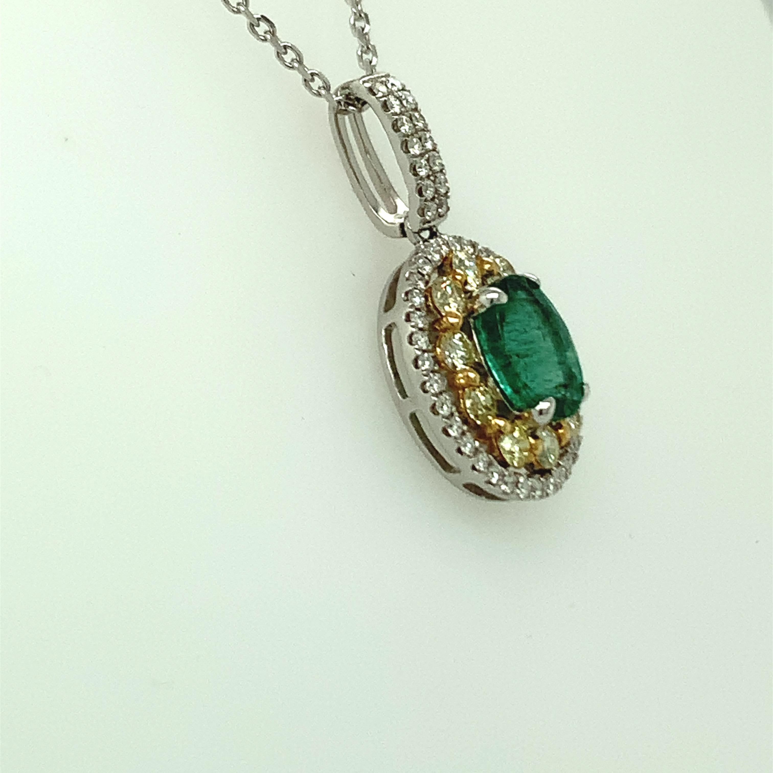1.24 Carat Emerald Pendant with Yellow and White Diamond Set in Two Tone Gold  In New Condition For Sale In Trumbull, CT