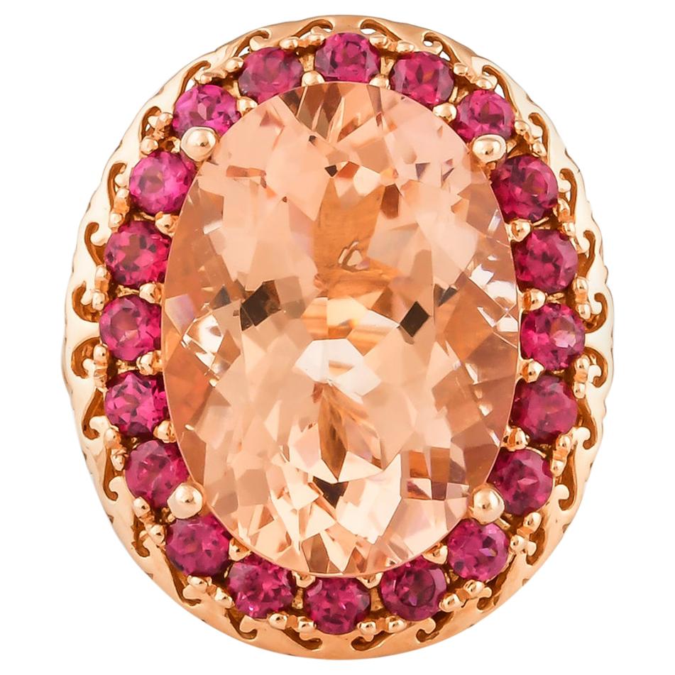 12.4 Carat Morganite and Rhodolite Ring in 18 Karat Rose Gold For Sale