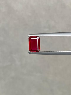 Rubis mozambicain octogonal de 1,24 carat