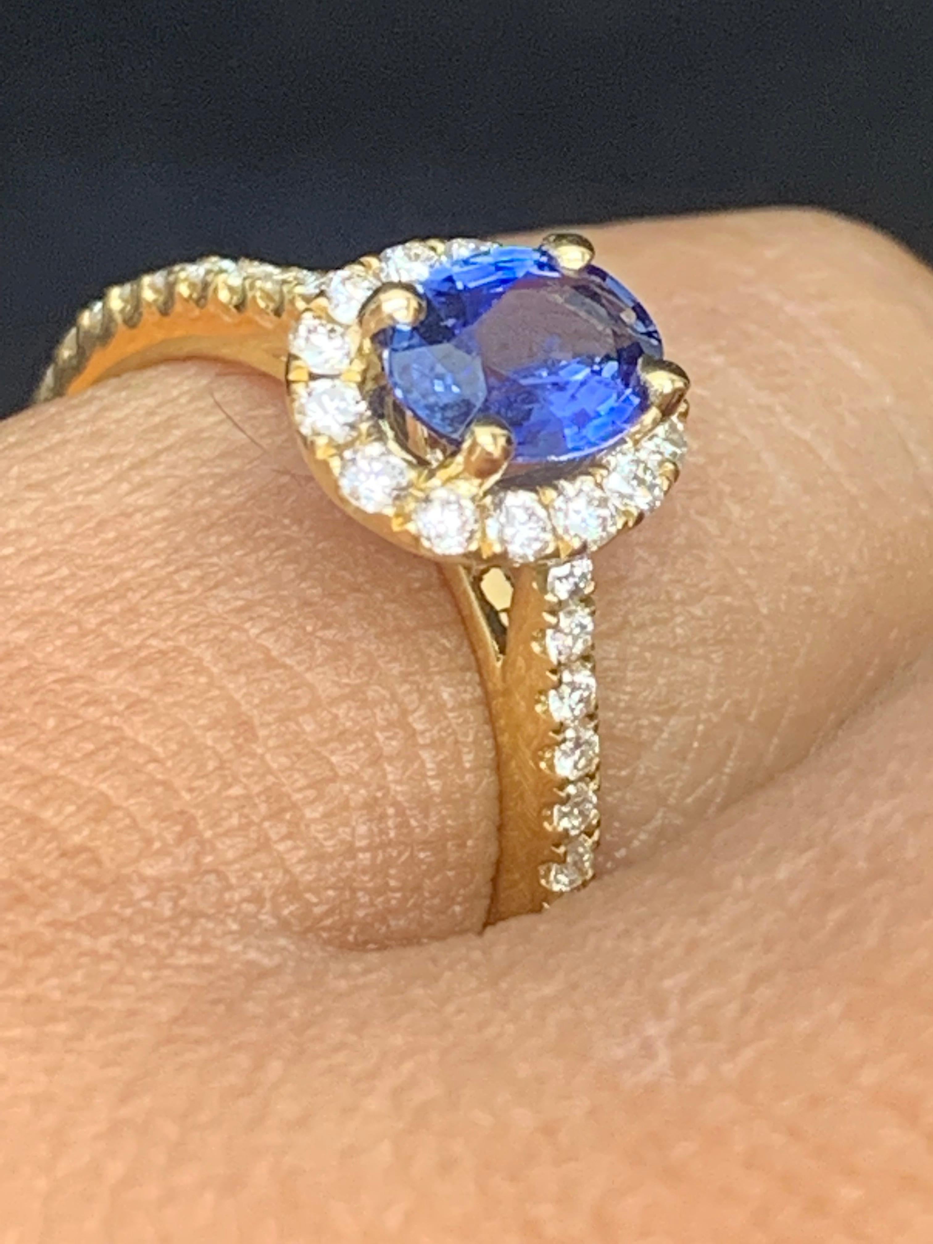 1.24 Carat Oval Sapphire and Diamond Halo Engagement Ring in 18K Yellow Gold For Sale 4