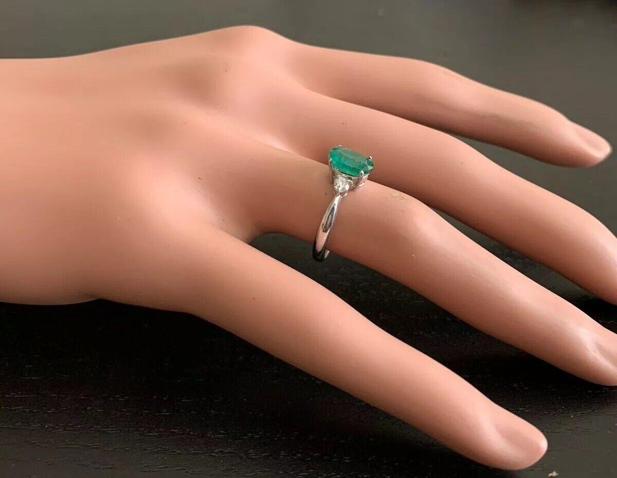 1.24 Carats Exquisite Emerald and Diamond 14K Solid White Gold Ring For Sale 2