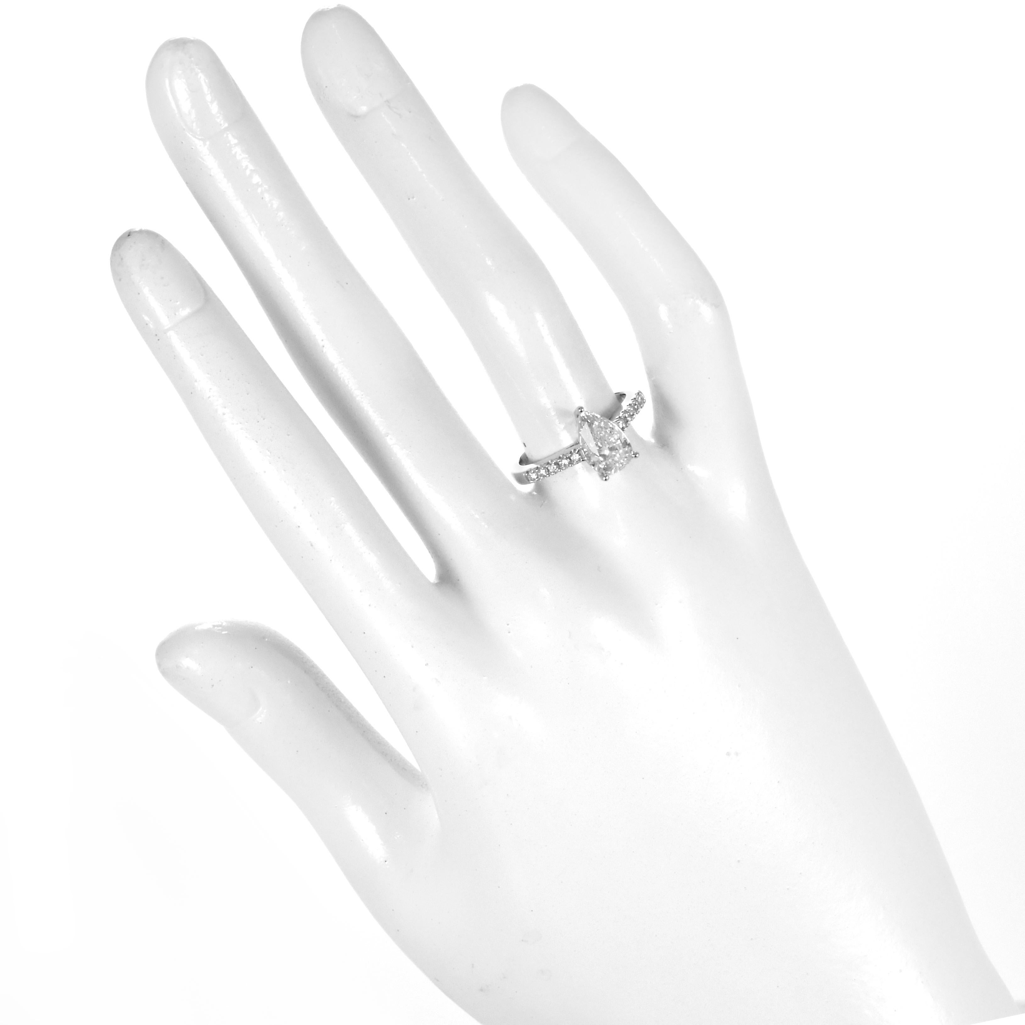 Taille poire Bague en platine de 1,24 carats de diamant naturel de couleur D, Si-2, en forme de poire en vente