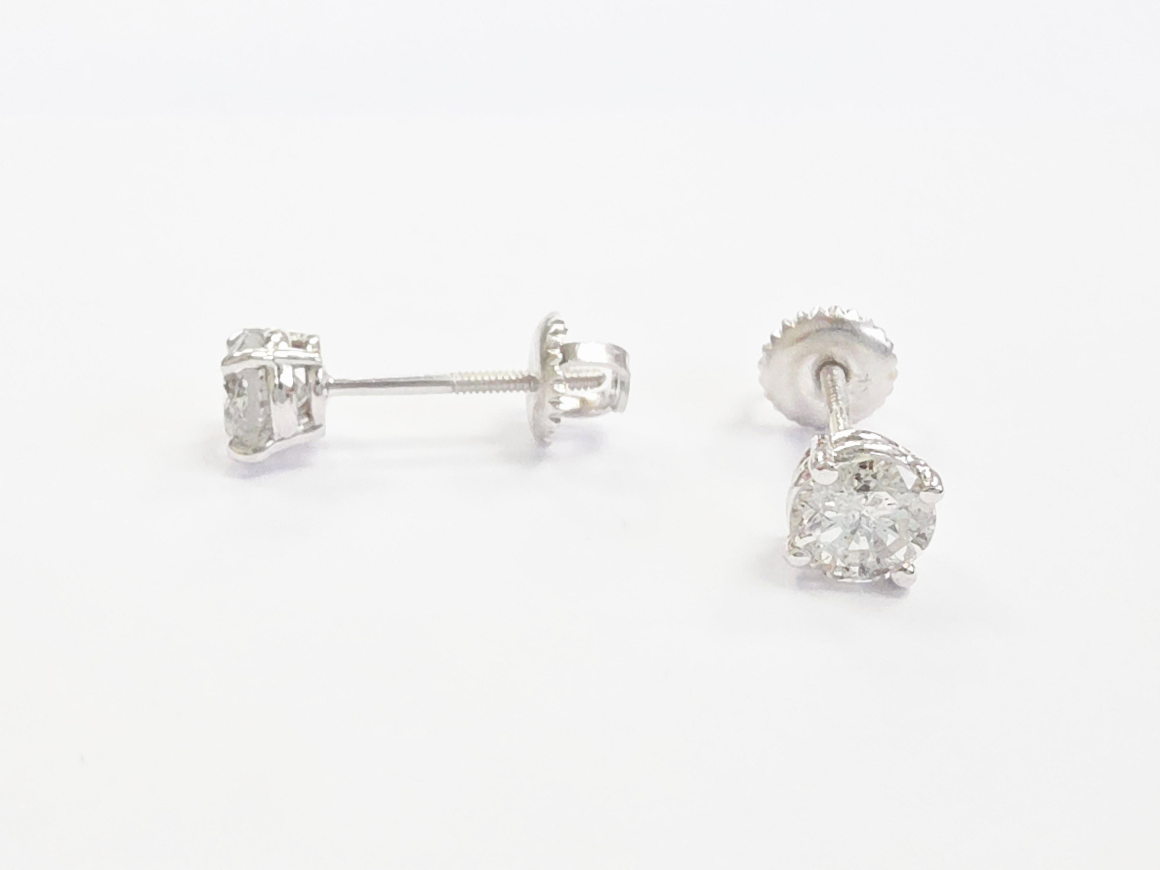 Taille ronde Boucles d'oreilles en or blanc 14 carats diamant naturel de forme ronde 1,24 carats en vente