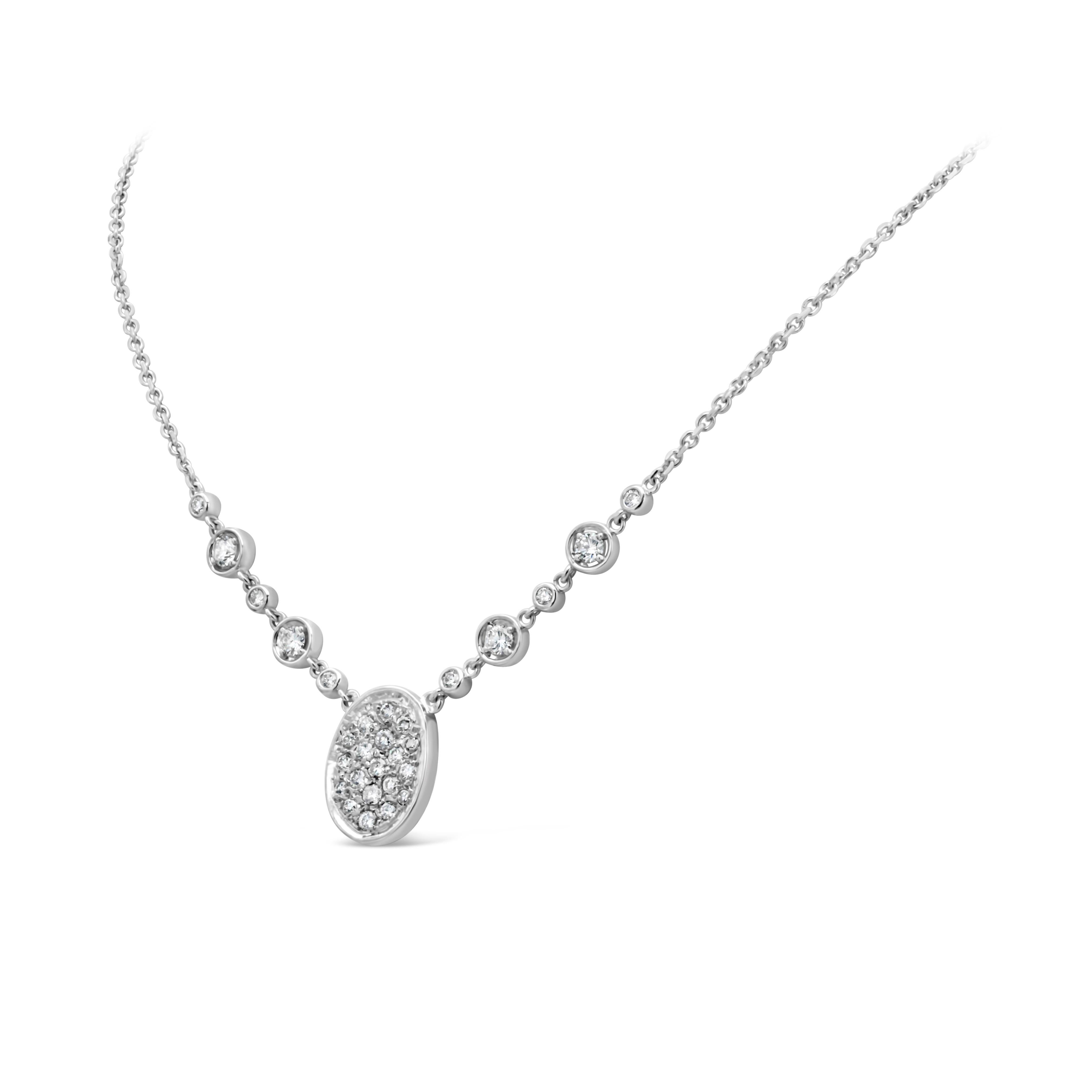 Contemporary 1.24 Carats Total Round Cut Diamond Fashion Pendant Necklace For Sale