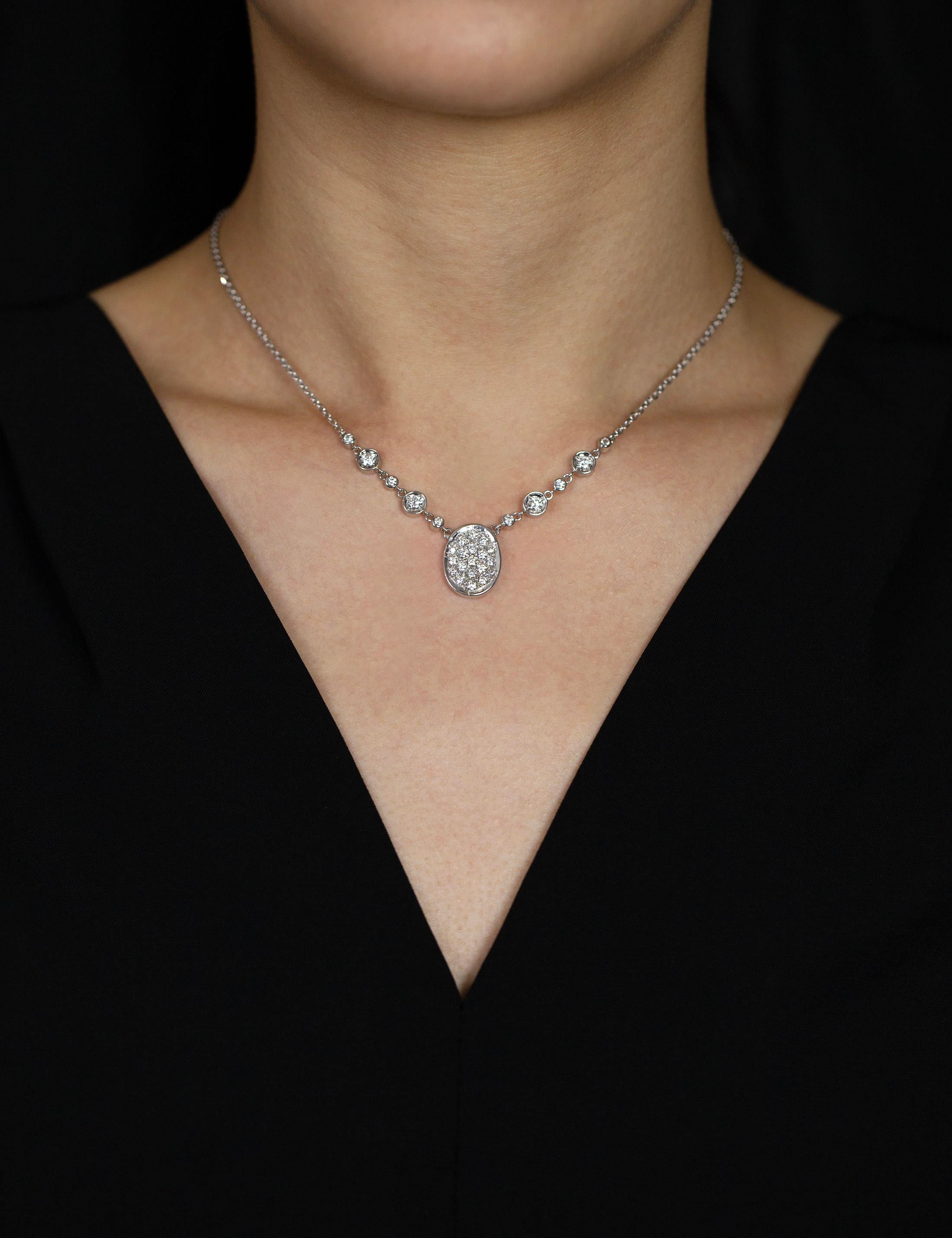 1.24 Carats Total Round Cut Diamond Fashion Pendant Necklace In Good Condition For Sale In New York, NY