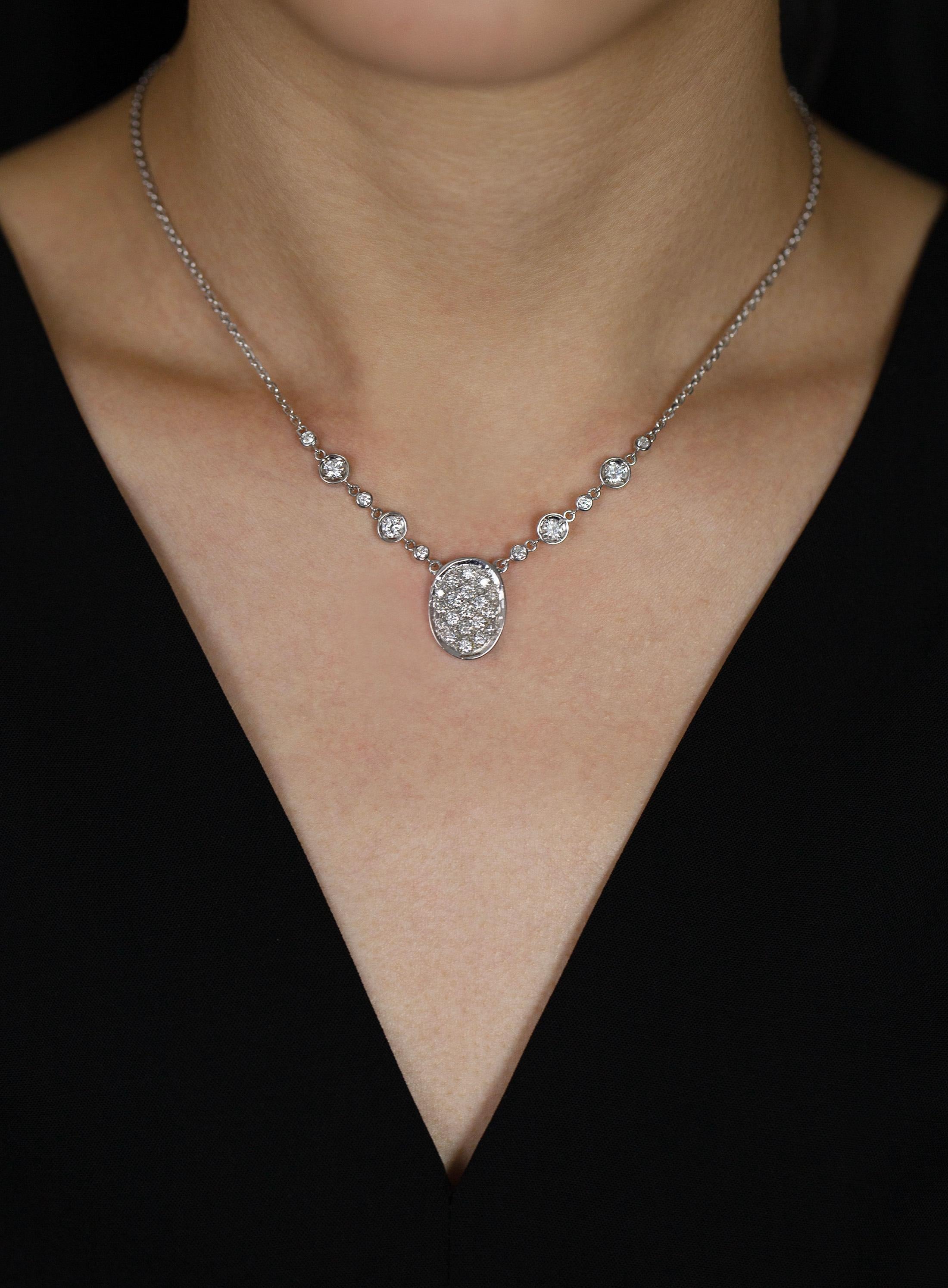 1.24 Carats Total Round Cut Diamond Fashion Pendant Necklace For Sale 1