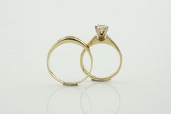 1,24 Karat runder und Prinzessinnen-Diamant Verlobungsring und Ring aus Gelbgold