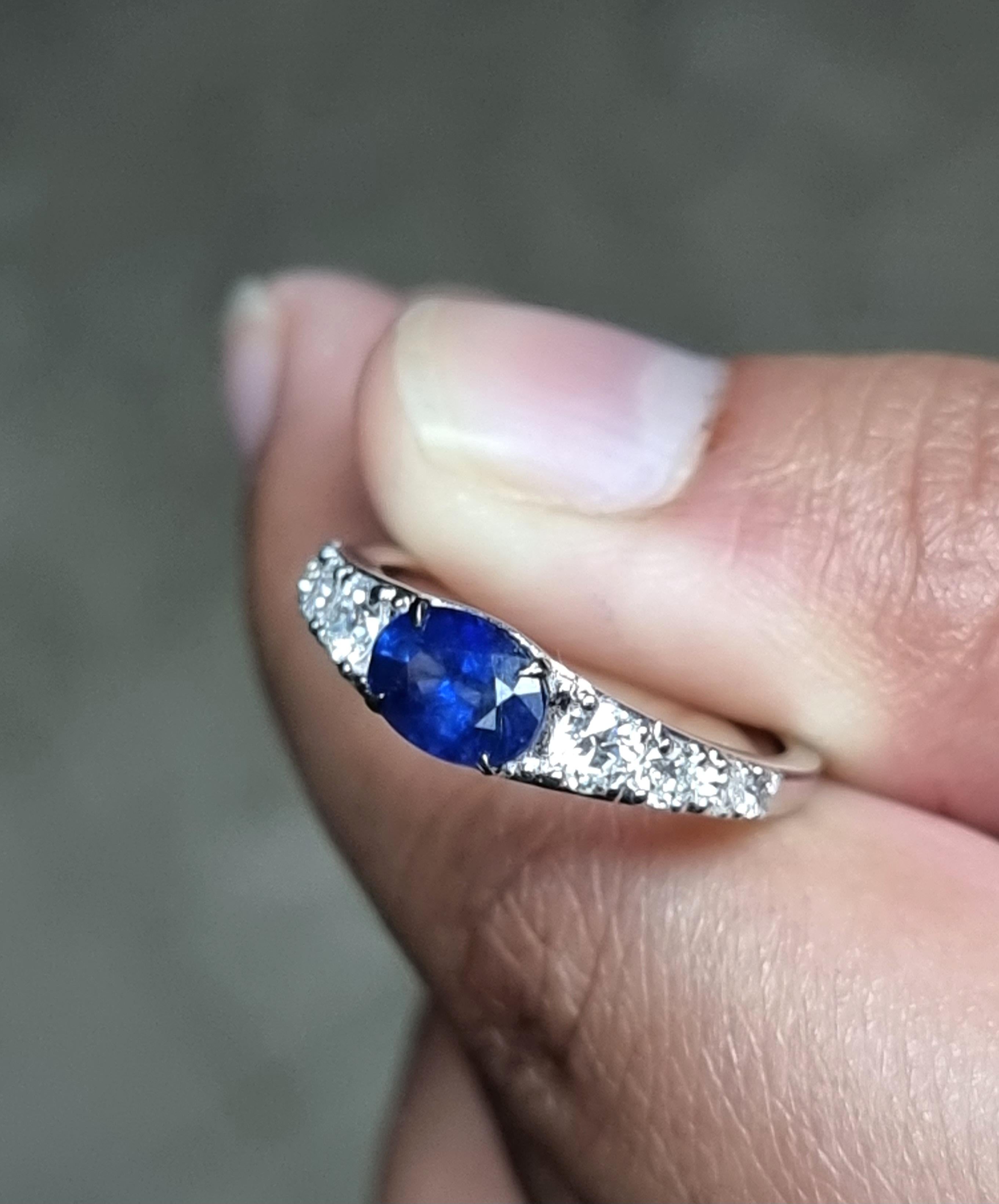 Oval Cut 1.24 cts Sapphire Ring set along with old mine cut diamonds For Sale