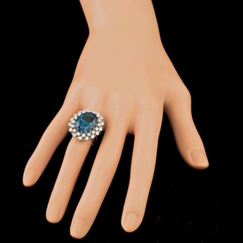 12.40 Carats Natural Blue Topaz and Diamond 14K Solid White Gold Ring In New Condition For Sale In Los Angeles, CA