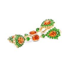 12,41 Karat Spessartin Demantoid mit Diamant 18 Karat Gold Tropfenohrringe