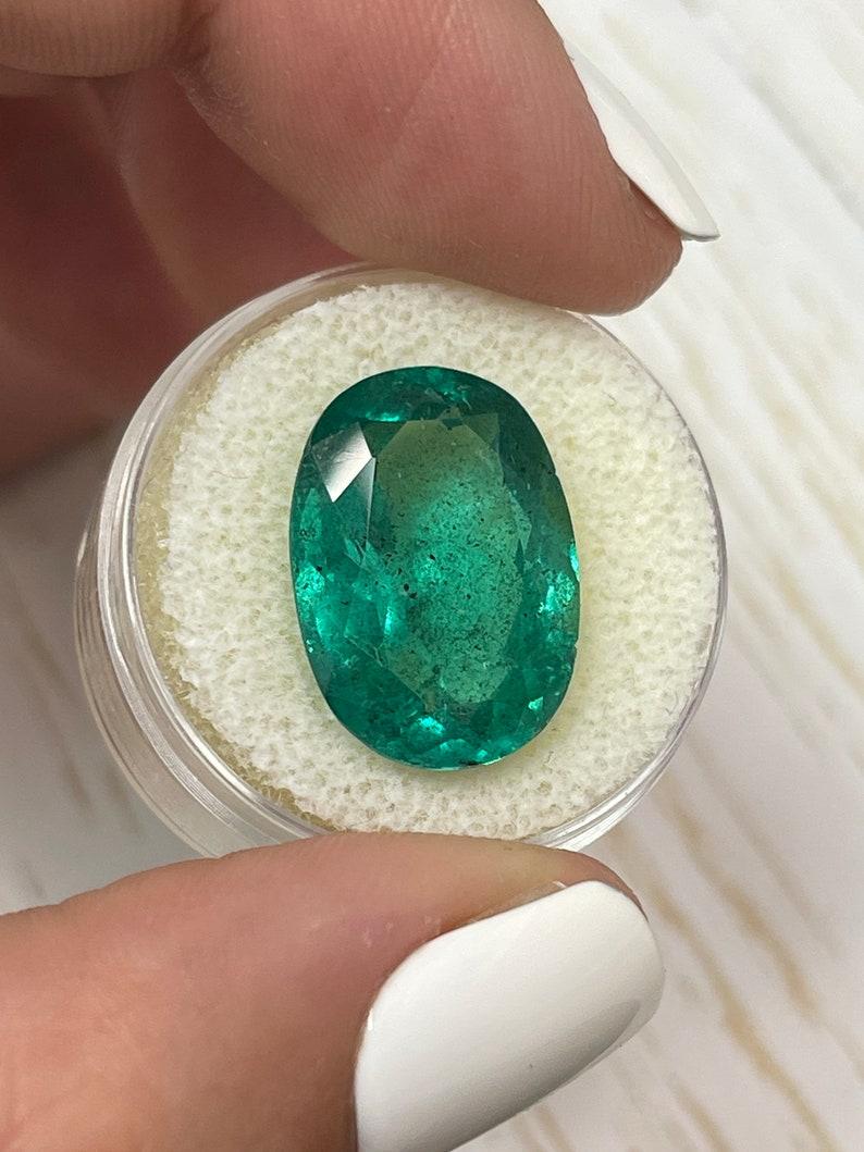 12.42 Carat Rich Green Colombian Emerald Oval Cut - May Birthstone Gem In New Condition For Sale In Jupiter, FL