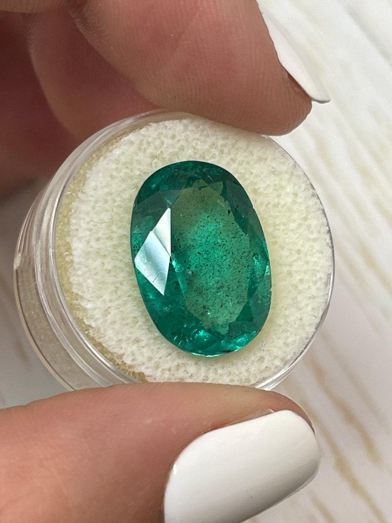 12.42 Carat Rich Green Colombian Emerald Oval Cut - May Birthstone Gem For Sale 1