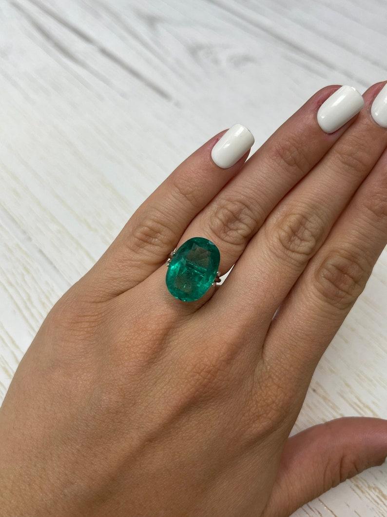 12.42 Carat Rich Green Colombian Emerald Oval Cut - May Birthstone Gem For Sale 4