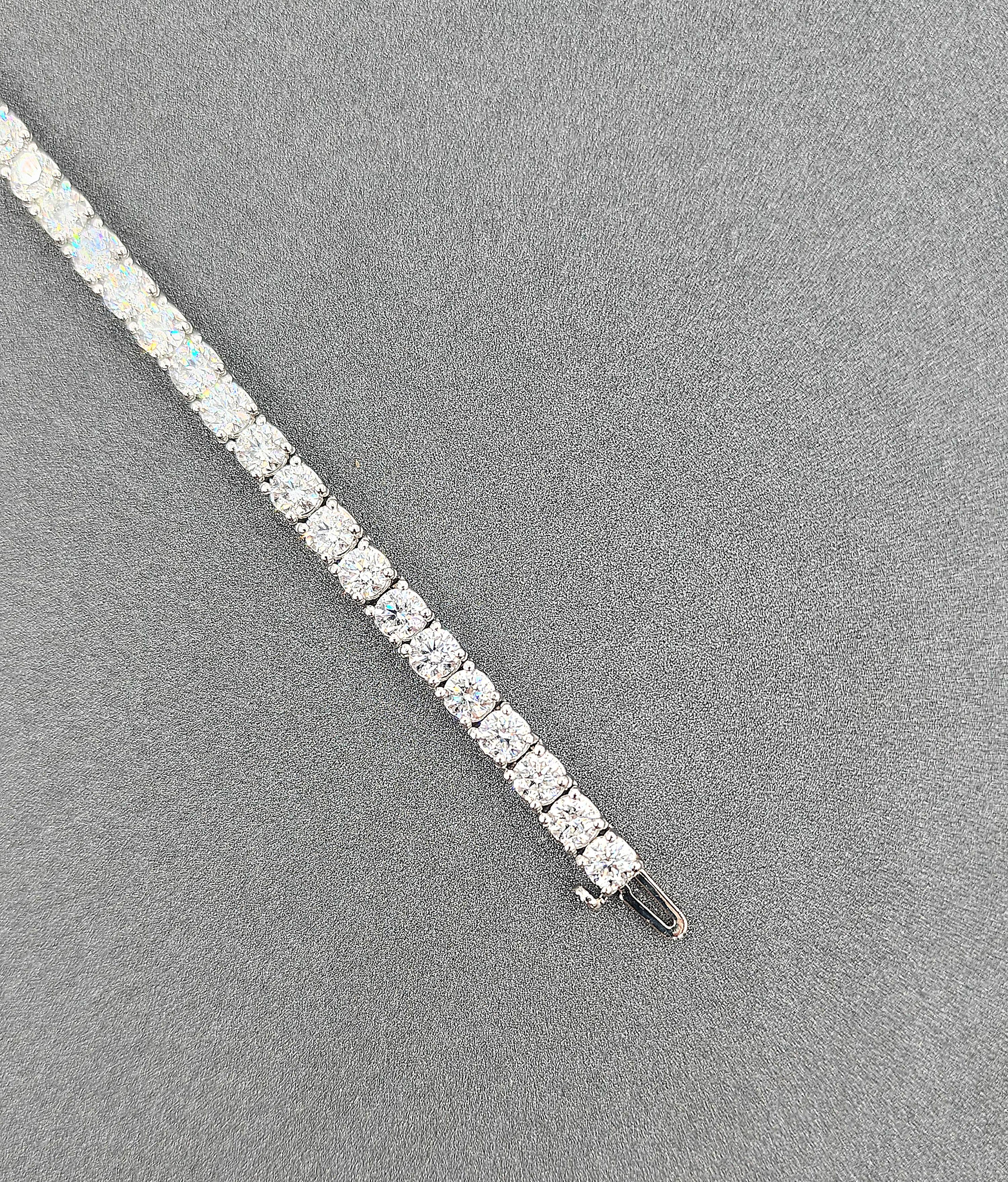 12.43 Karat Diamant-Tennisarmband (Rundschliff) im Angebot