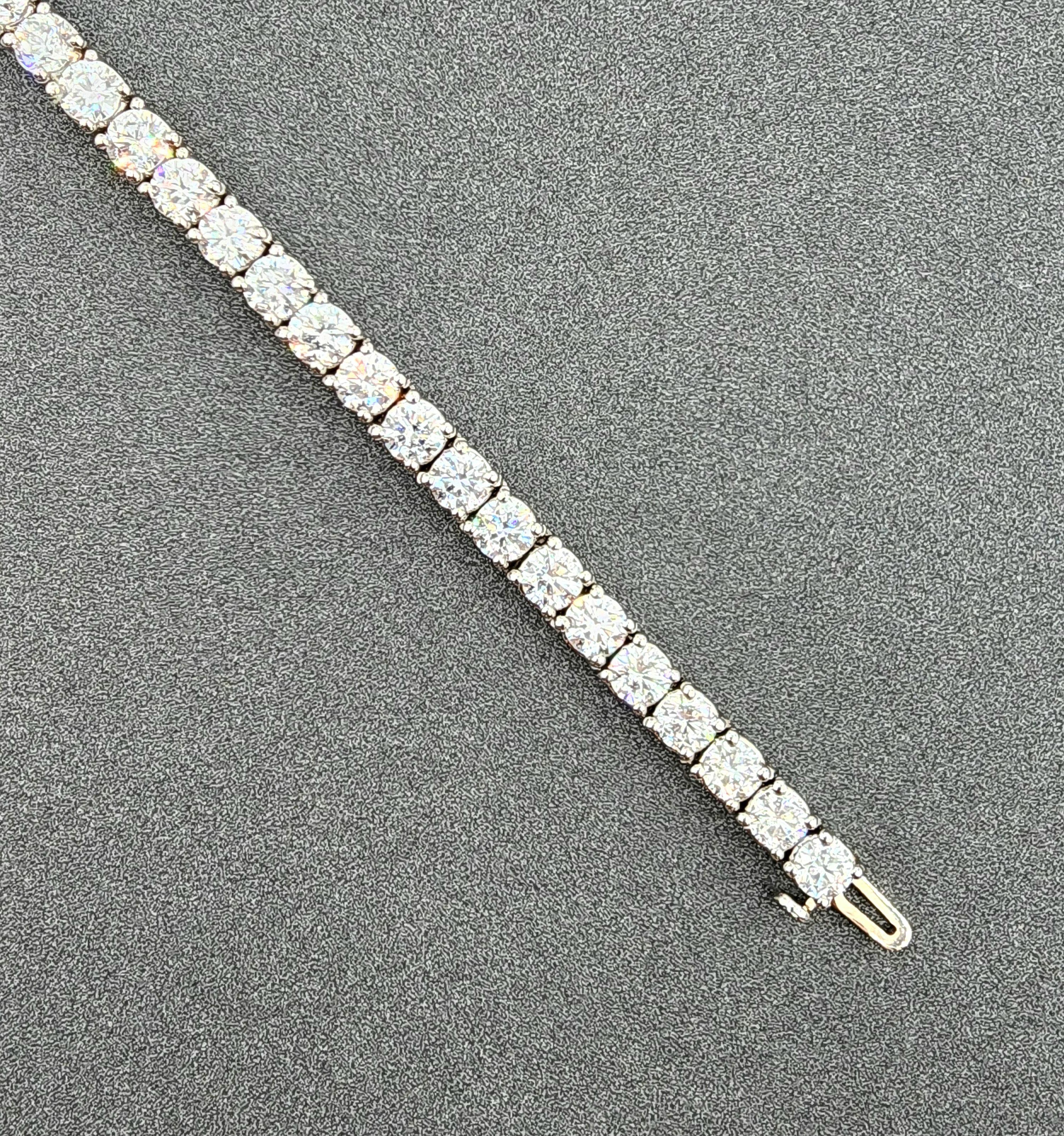 Bracelet de tennis en diamant de 12.43 ct en vente 1