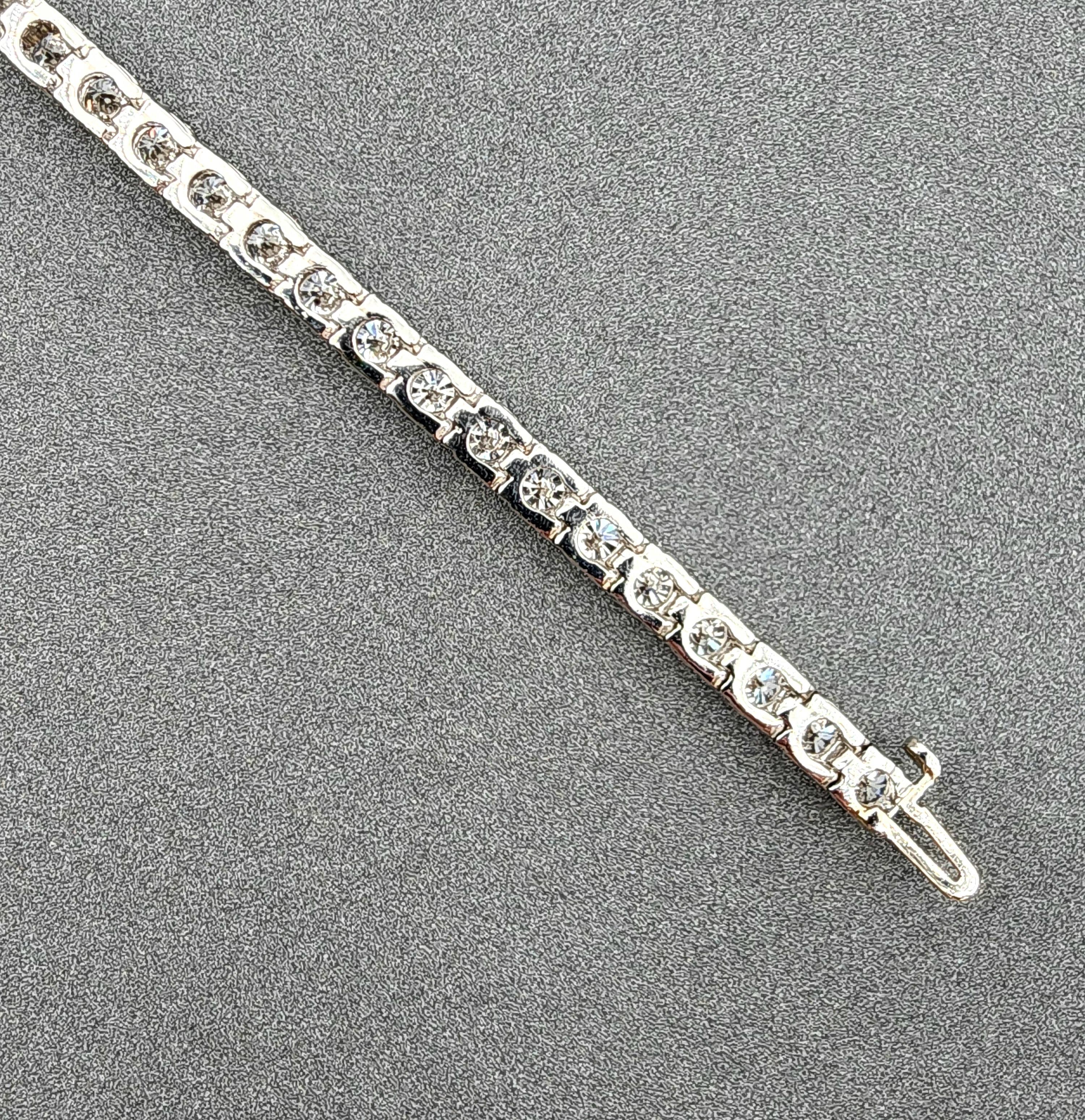 Bracelet de tennis en diamant de 12.43 ct en vente 2