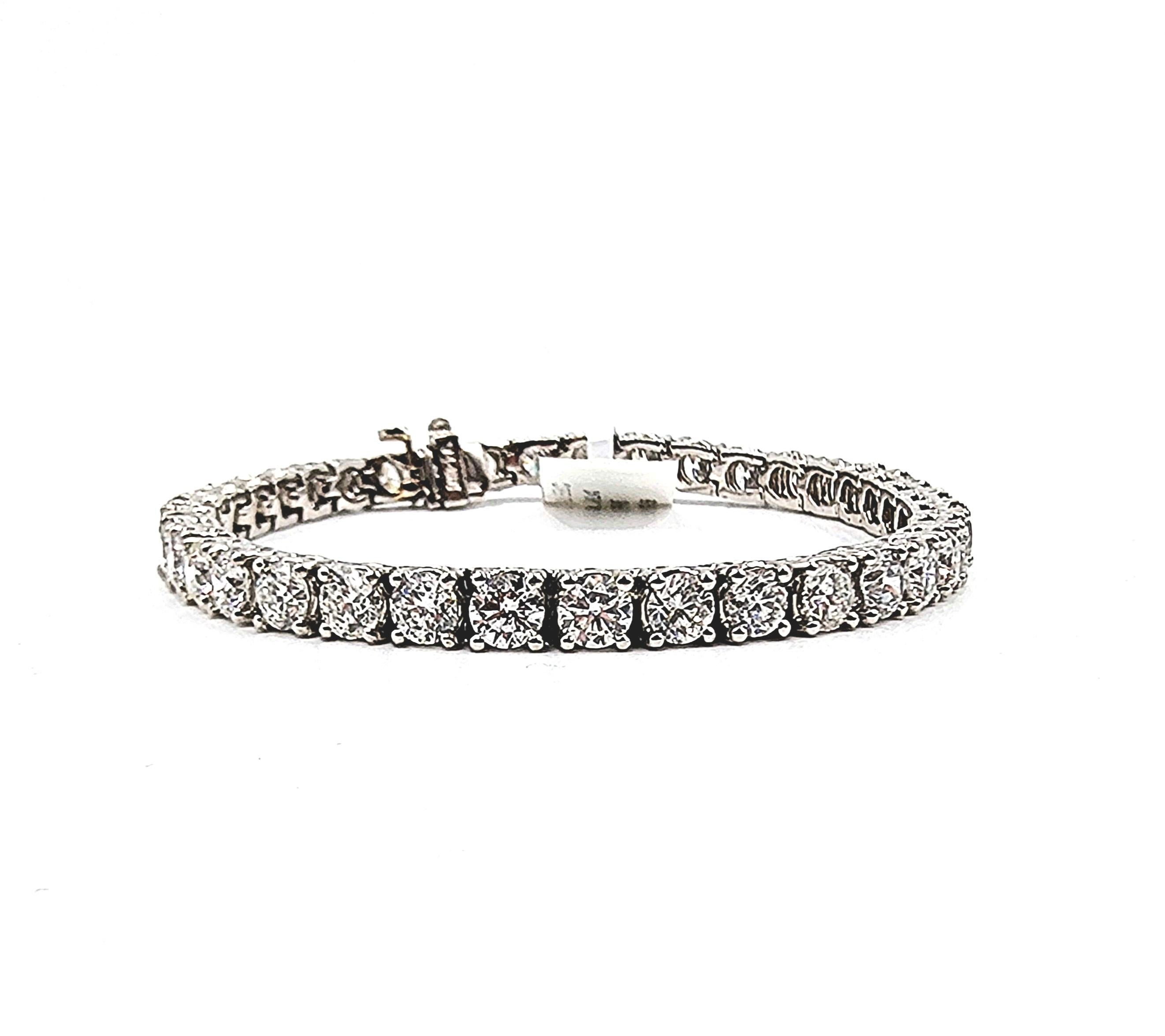 Bracelet de tennis en diamant de 12.43 ct en vente 4