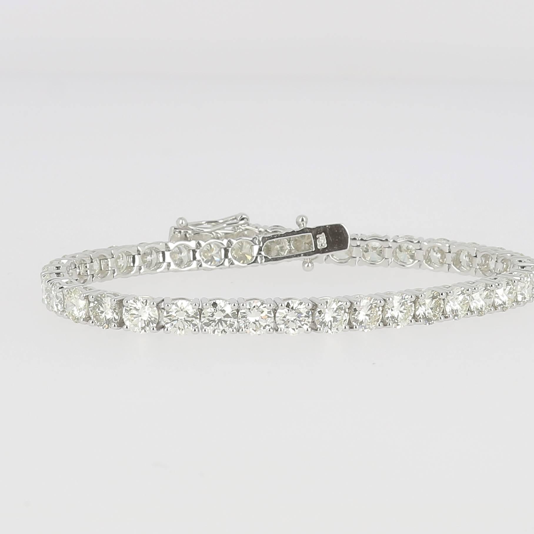 Contemporary 12.44 Carat Round White Diamond Tennis Bracelet 18K White Gold / Line Bracelet For Sale