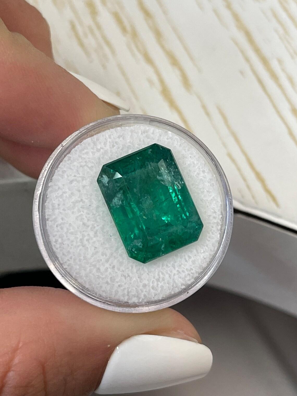 12,45 Karat 15,6x12 Tiefgrüner sambischer Smaragd - Smaragdschliff Mai-Geburtsstein Edelstein im Zustand „Neu“ im Angebot in Jupiter, FL