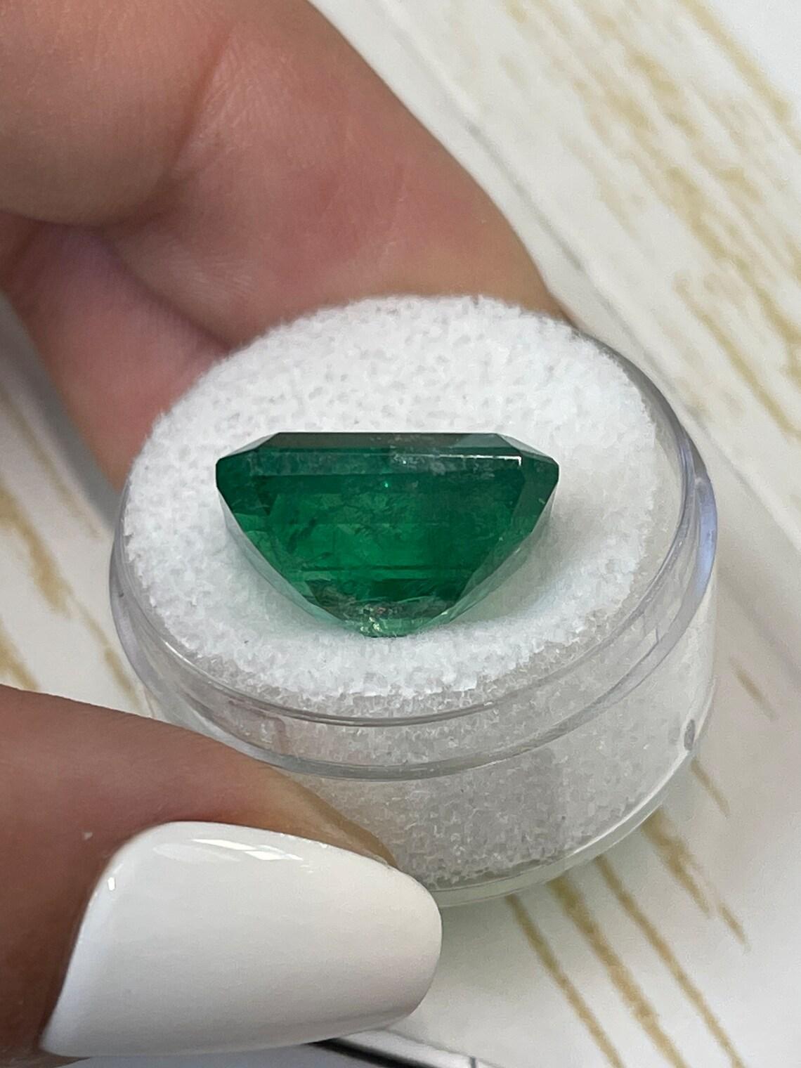 12,45 Karat 15,6x12 Tiefgrüner sambischer Smaragd - Smaragdschliff Mai-Geburtsstein Edelstein im Angebot 1