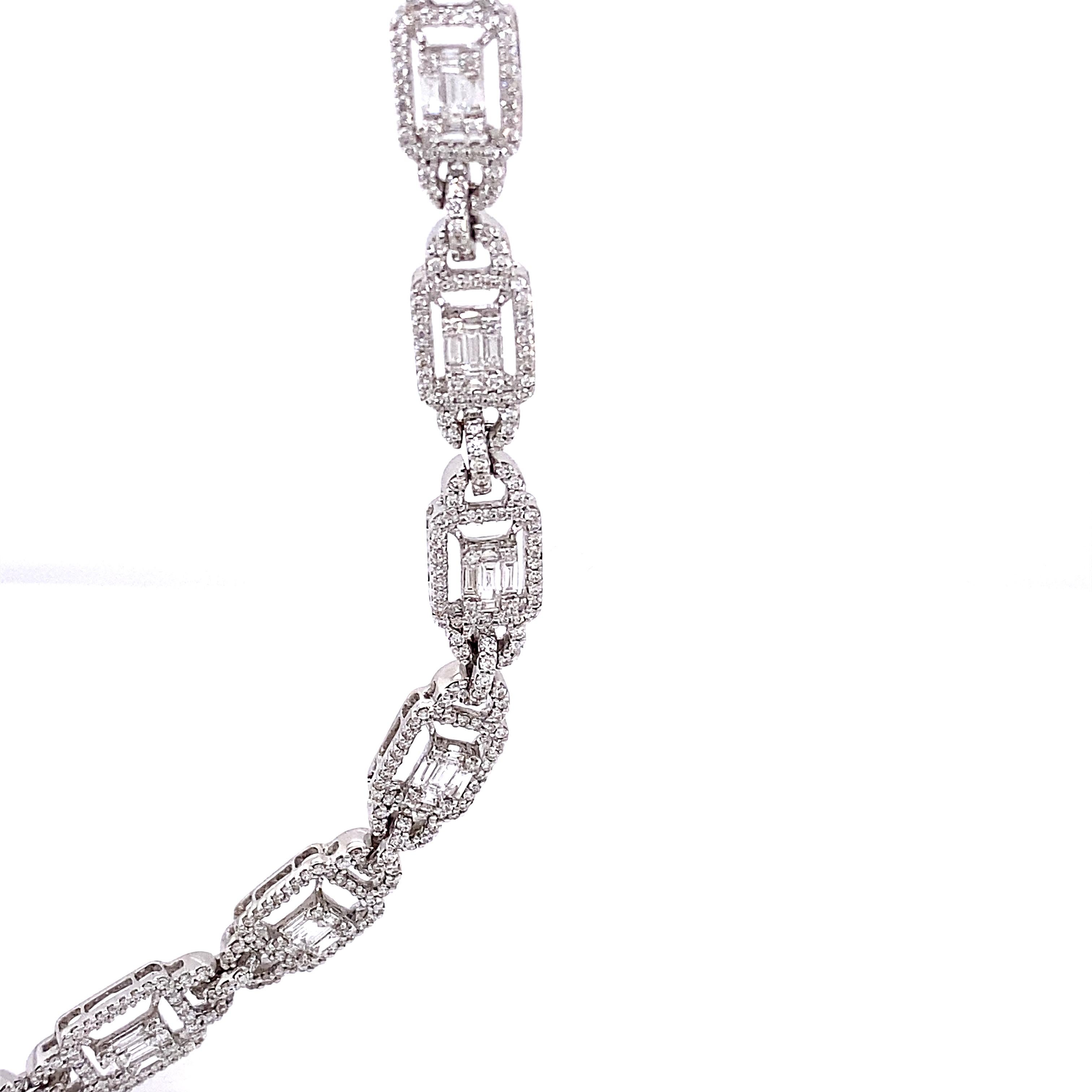 12.46 Carat Emerald Cut Cluster Diamond Illusion Necklace In New Condition For Sale In Great Neck, NY