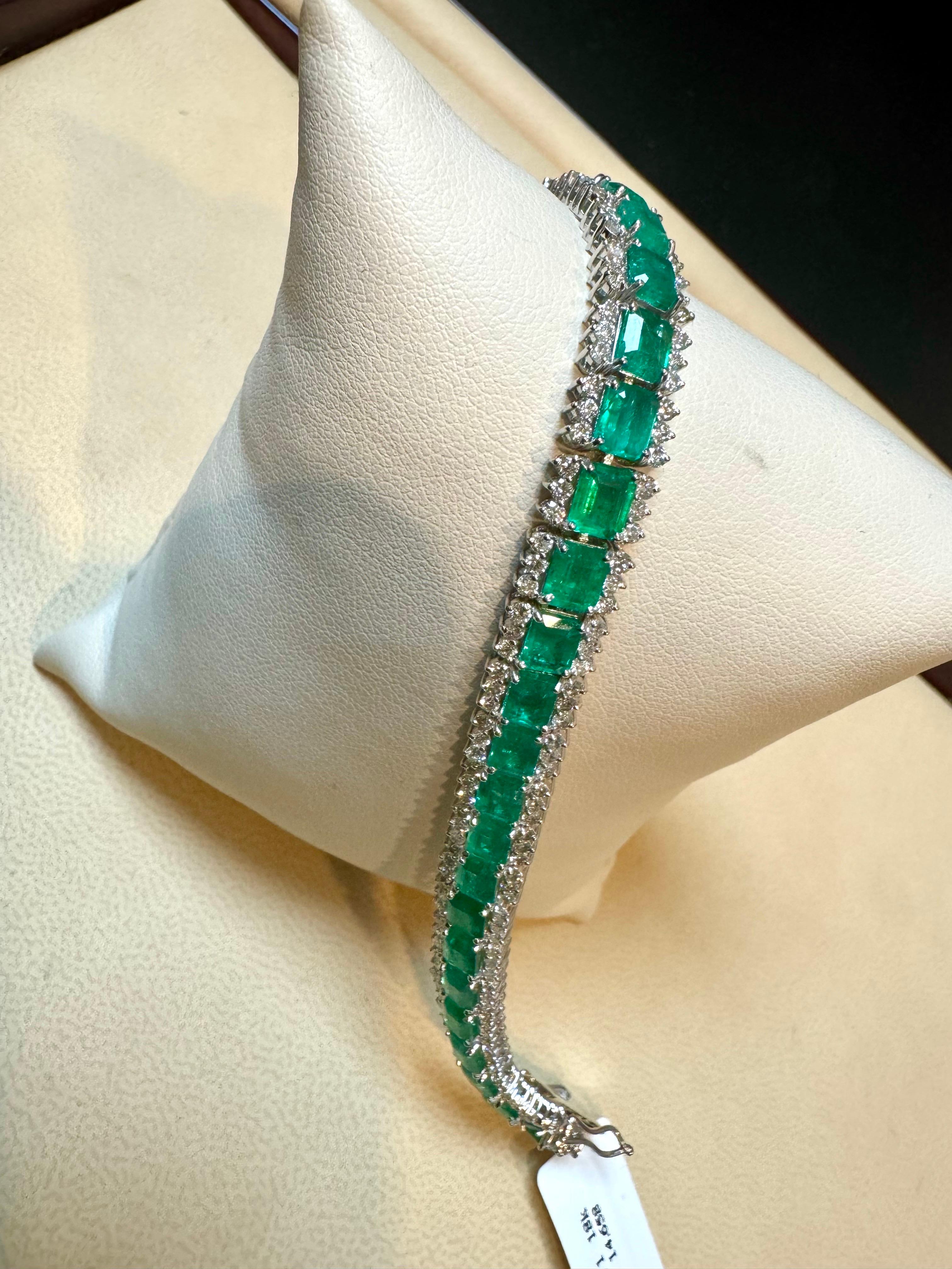12.46 Ct Natural Zambian Tennis Bracelet with 3.25 Ct Diamonds and 18k Gold In New Condition In New York, NY