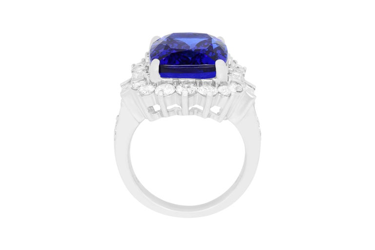 Contemporary 12.48 Carat Cushion Cut Tanzanite and White Baguette Diamond Ring 18K White Gold For Sale