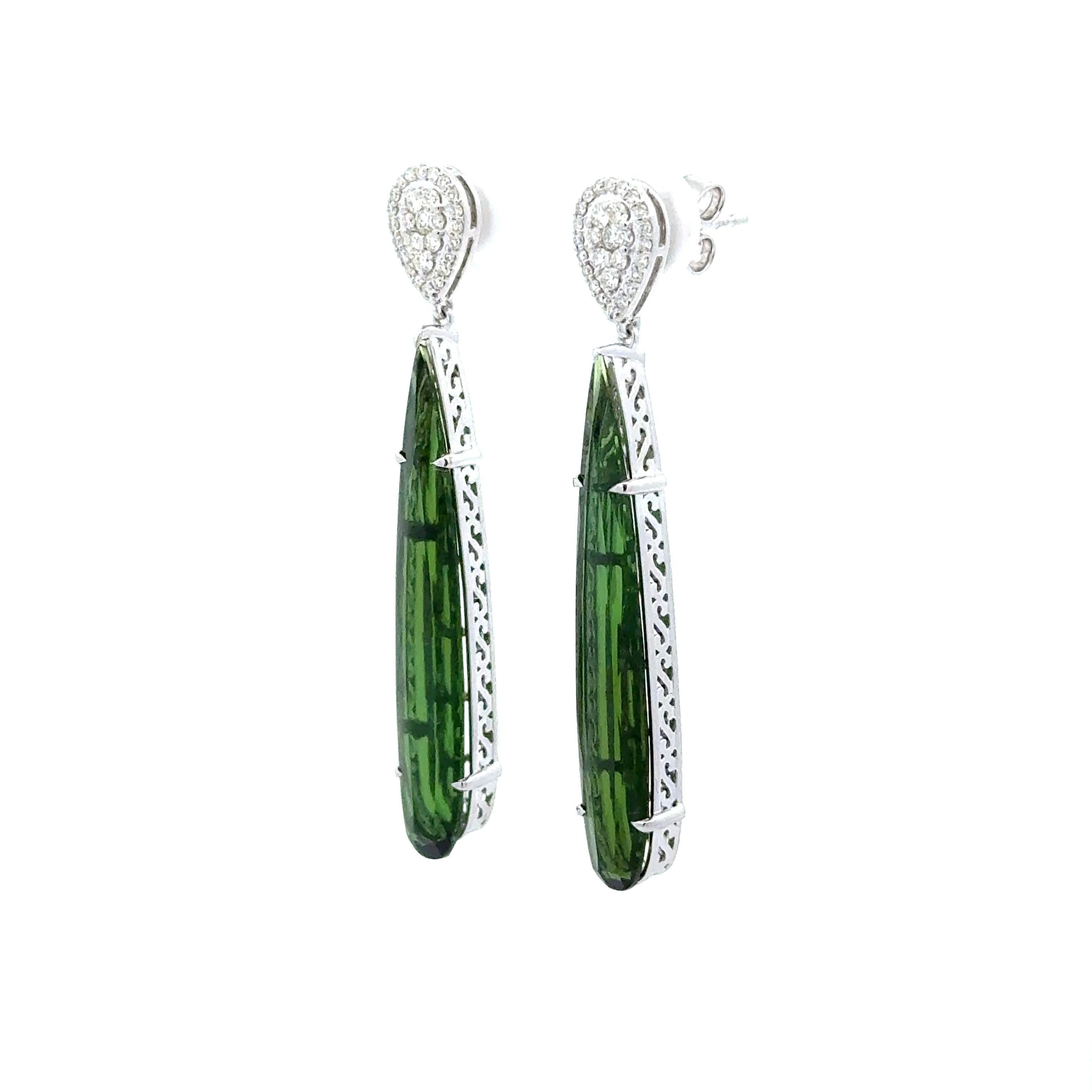 Orecchini a goccia in oro bianco 14k con diamante e tormalina verde da 12,48 carati In condizioni Nuovo in vendita a Beverly Hills, CA