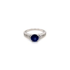 1,24 Gesamtkarat Saphir und Diamant Verlobungsring
