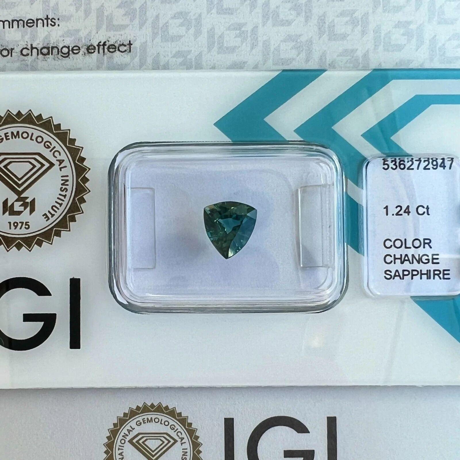 1.24ct Australian Colour Change Sapphire No Heat IGI Certified Triangle Cut For Sale 5