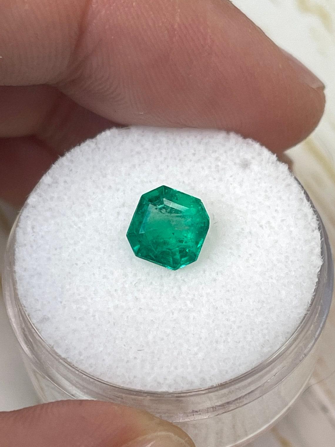 Esmeralda colombiana talla Asscher verde azulada de 1,24 ct 6,7x6,7 genuina piedra de nacimiento de mayo Moderno en venta
