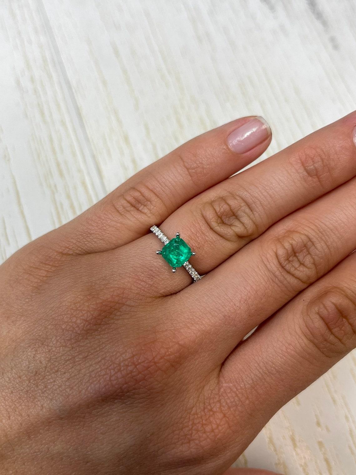 Esmeralda colombiana talla Asscher verde azulada de 1,24 ct 6,7x6,7 genuina piedra de nacimiento de mayo en venta 1