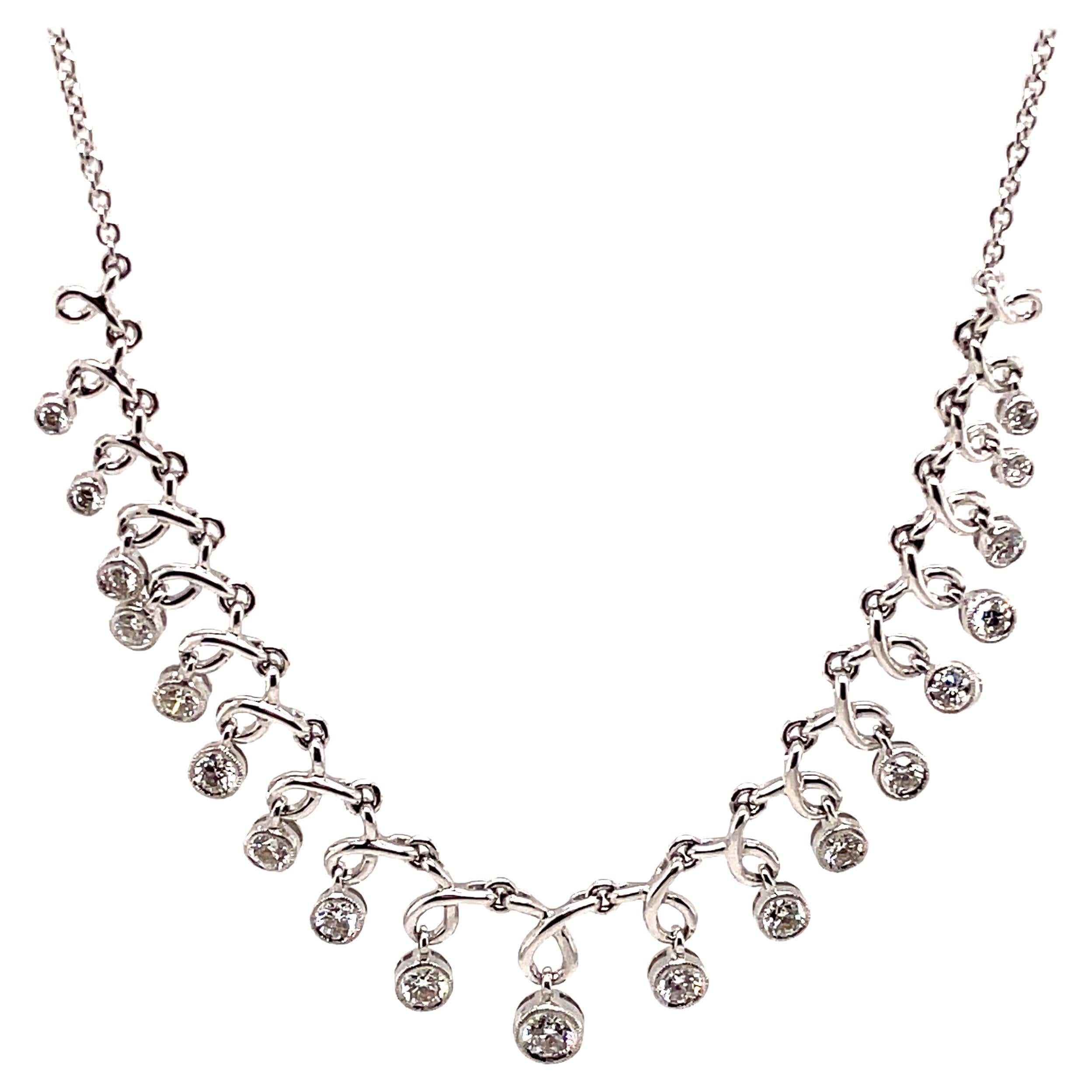 Collier en or blanc 18 carats avec diamants 1,24 carat sertis sur le chaton et monture chaton