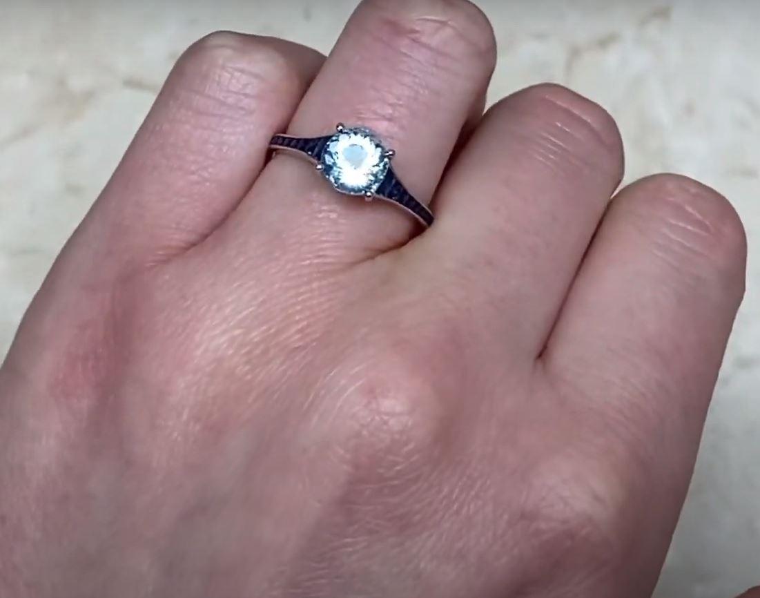 Verlobungsring aus Platin mit Aquamarin im Rundschliff (ca. 1.20 Karat), Platin im Angebot 1