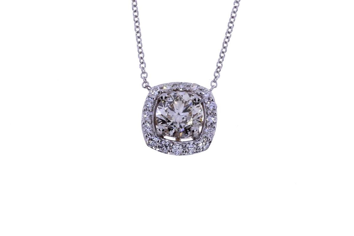 1.24ct Round Pendant with Halo In New Condition For Sale In Los Angeles, CA