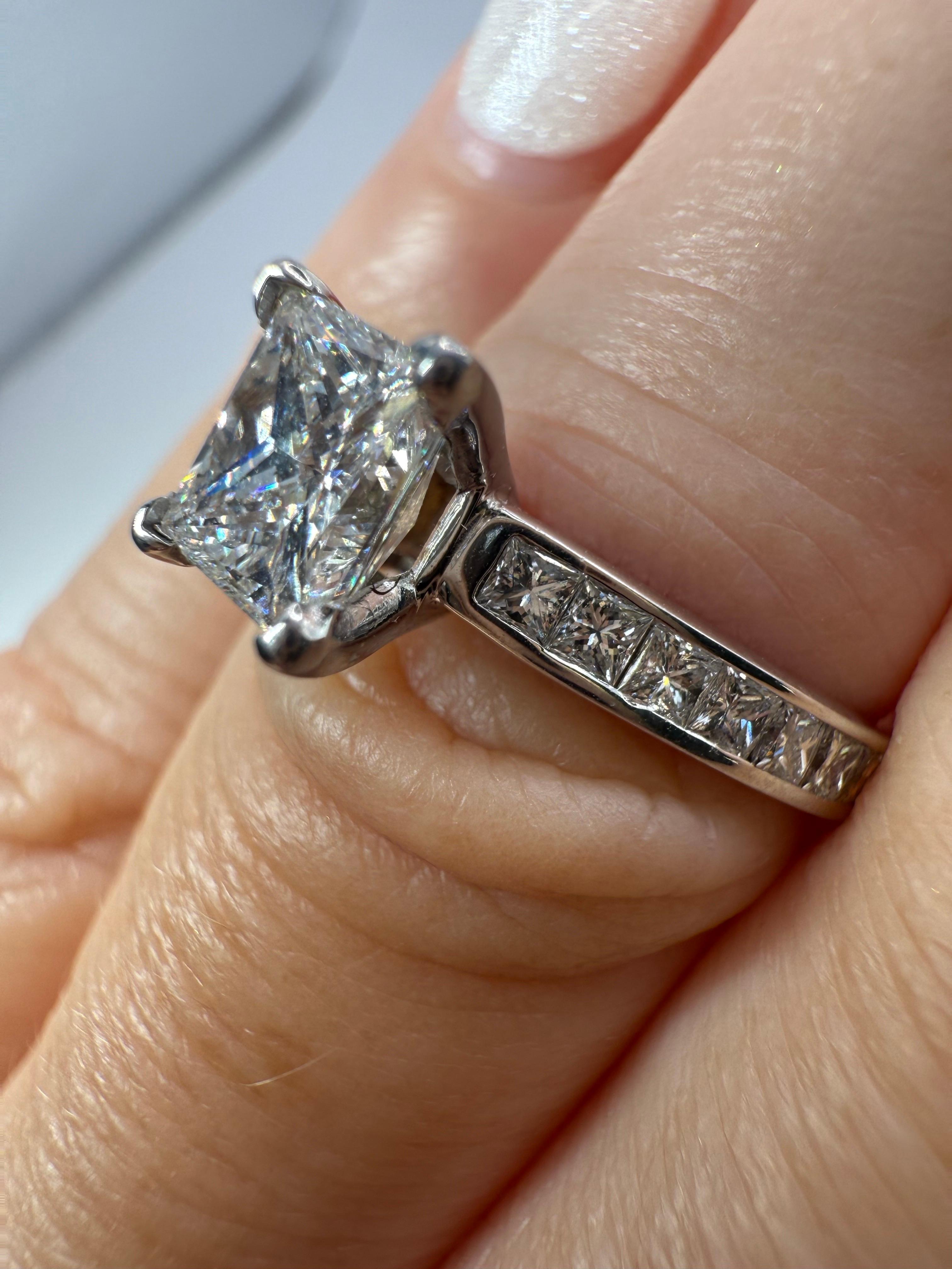 1.24ct VS1/F anillo de compromiso anillo cuadrado de diamantes 14KT oro Corte cuadrado en venta