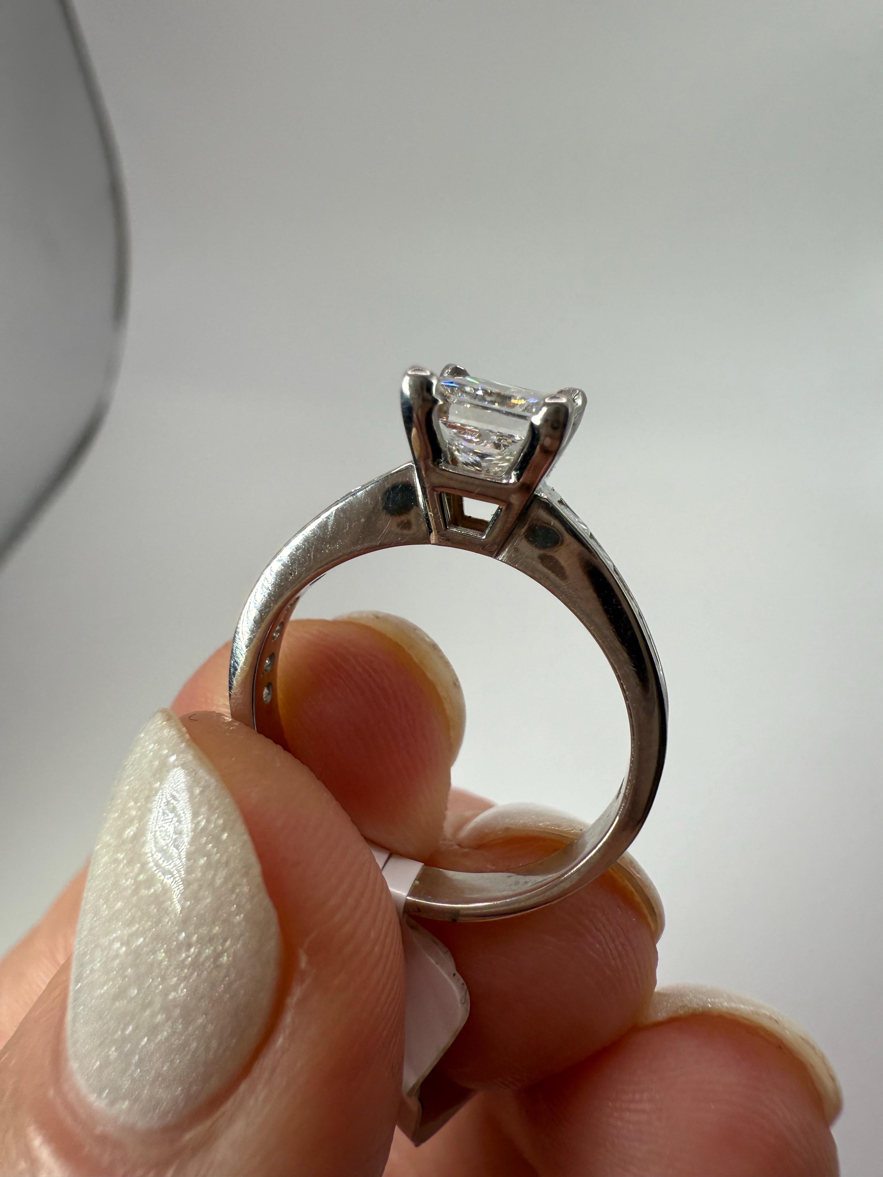 1.24ct VS1/F anillo de compromiso anillo cuadrado de diamantes 14KT oro en venta 3